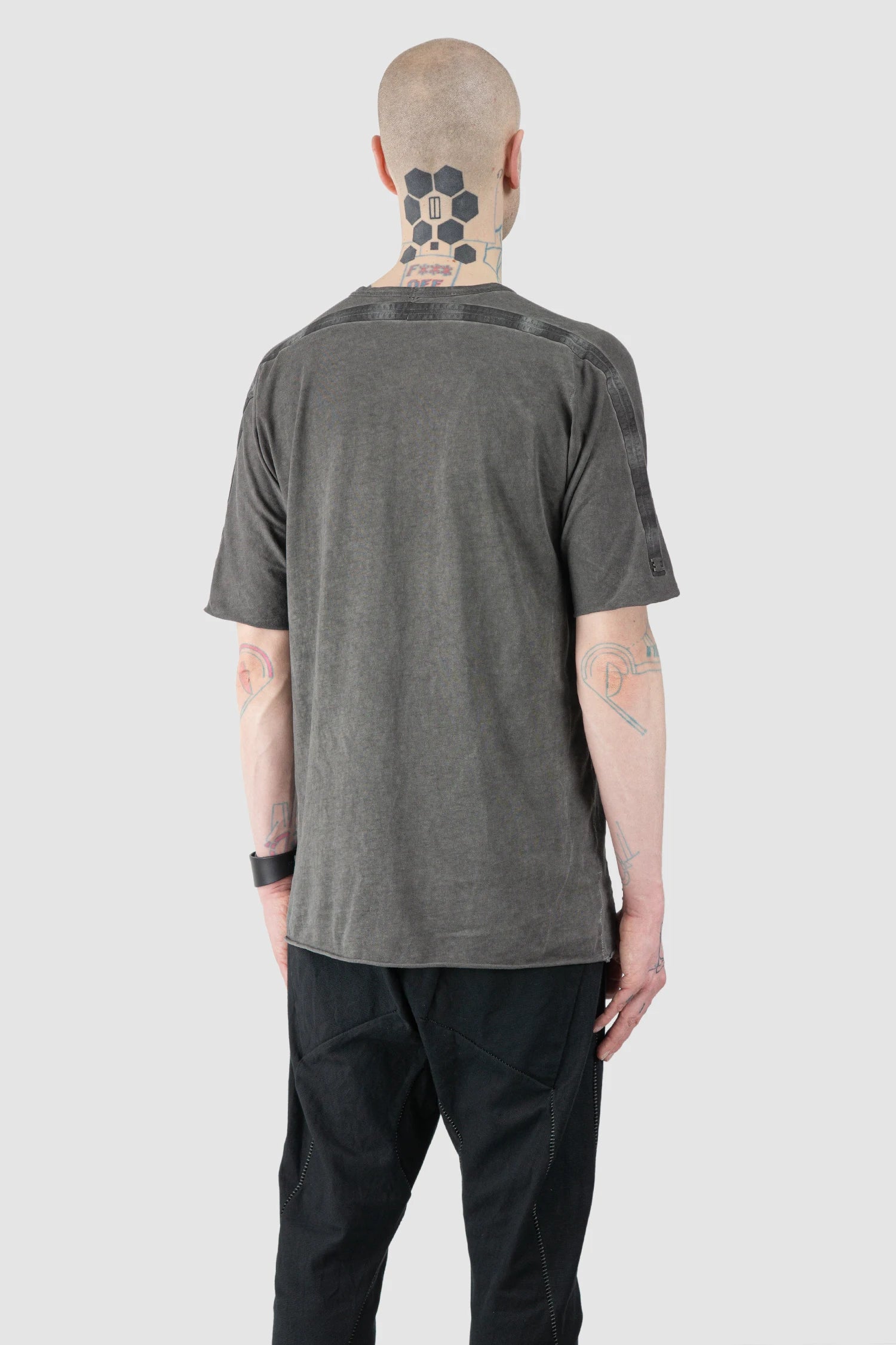 69 by Isaac Sellam - Men’s Grey Object Dyed Leather Spine Short Sleeve Tee model back side view