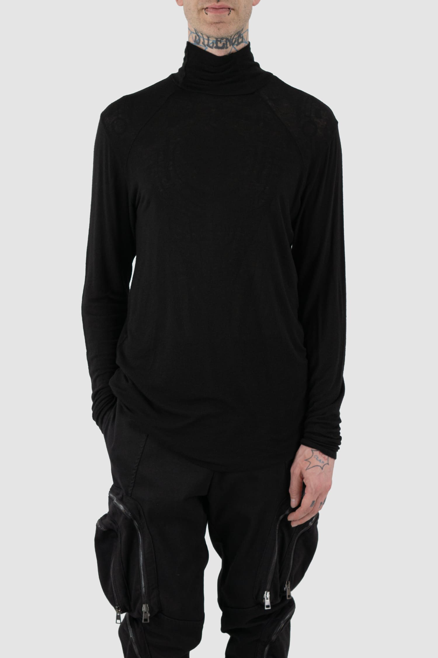 La Haine Inside Us - legere view of black high neck wool and viscose blend sweater for men from the FW24 collection with extra long sleeves, center back seam and a light and soft touch.