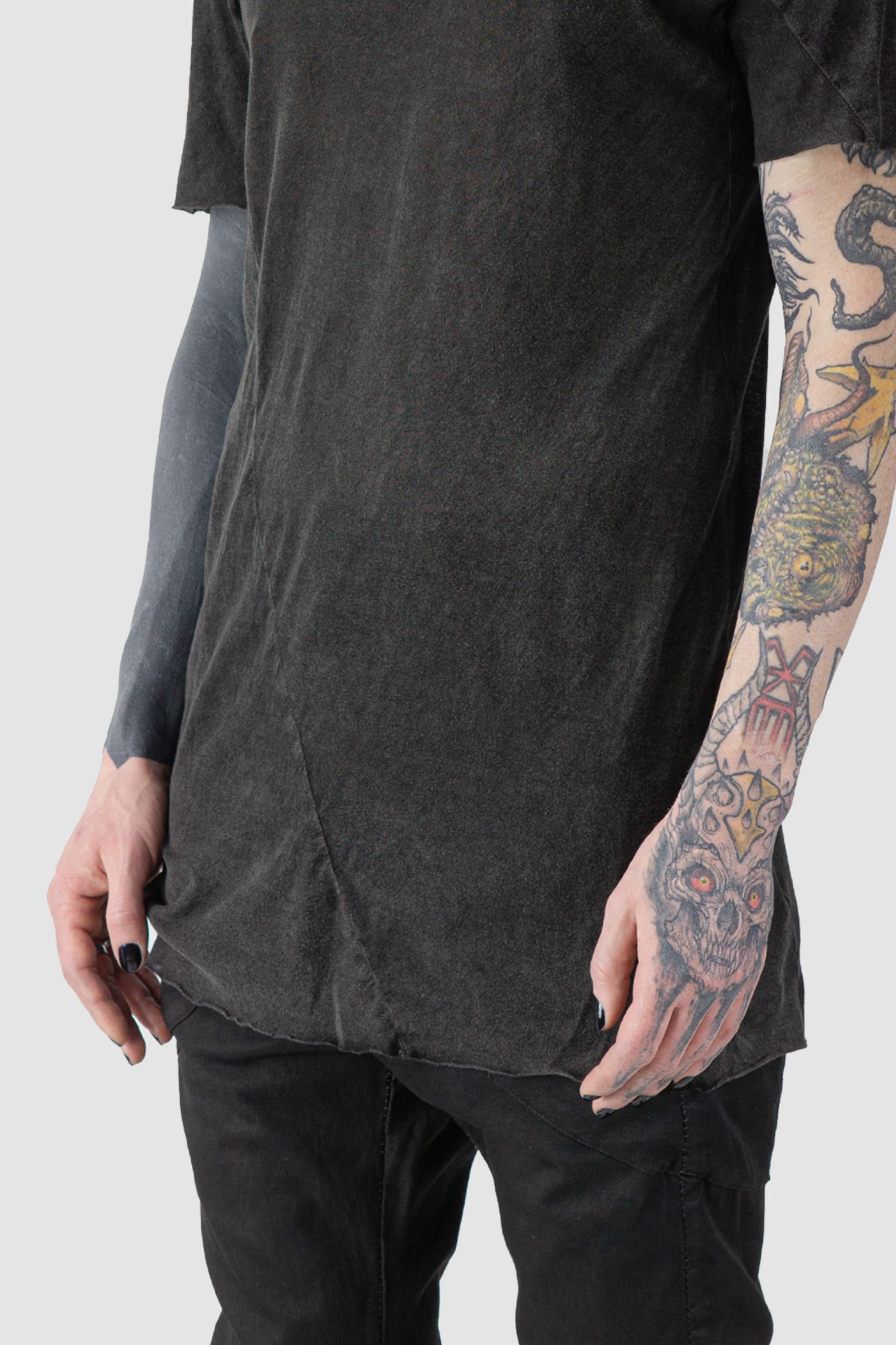 MD75 - front detail view of grey Object Dyed and Washed Light Cotton T-Shirt