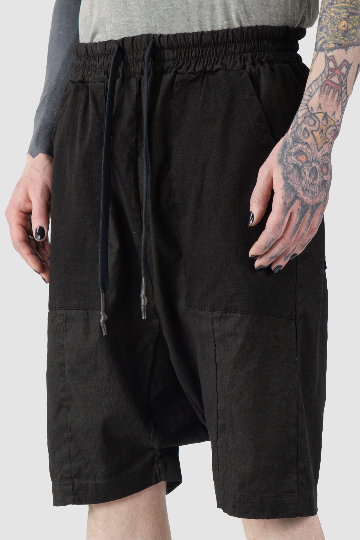 MD75 - front detail view of black Relaxed Fit Linen Shorts with Deep Crotch