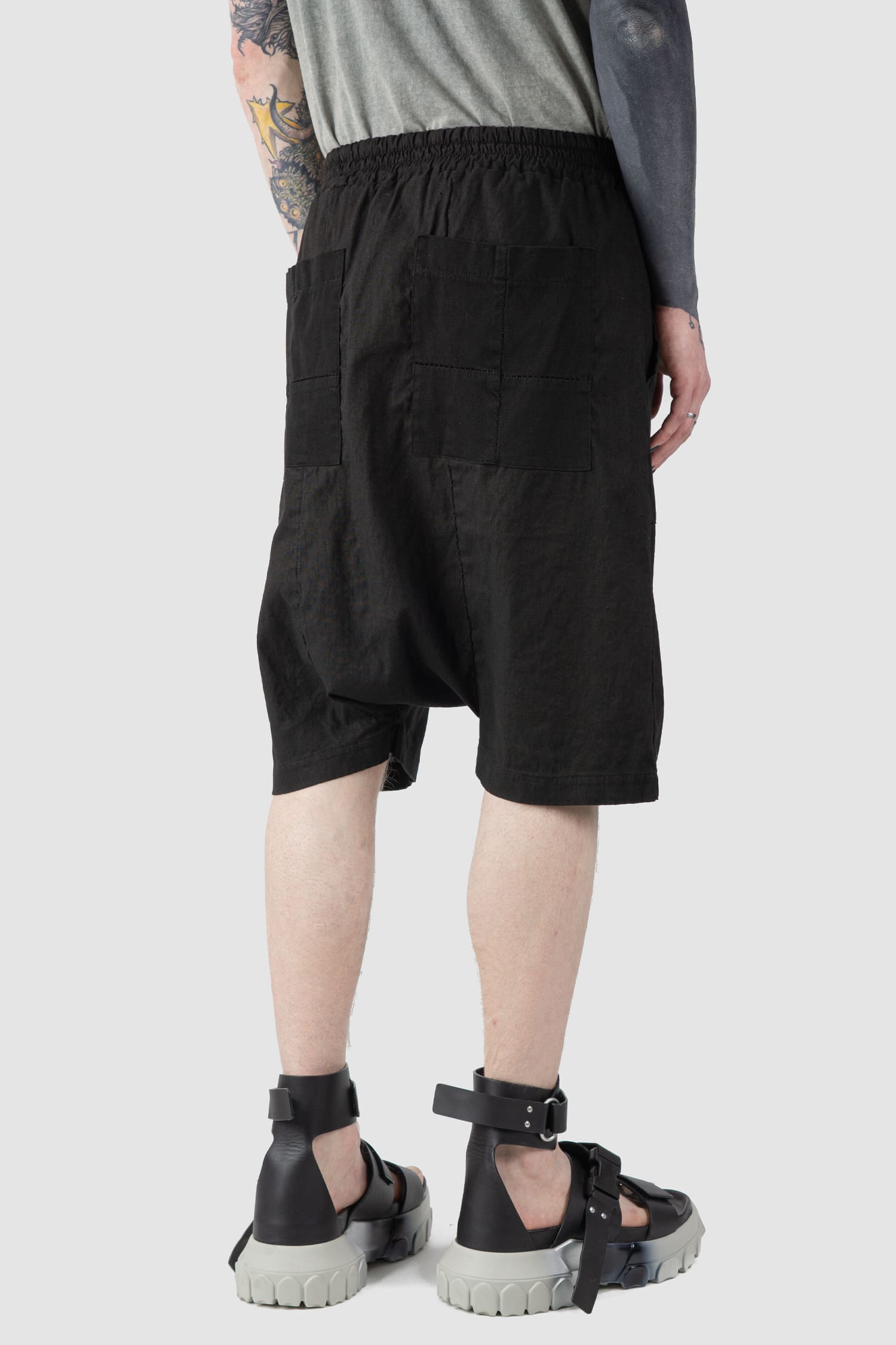 MD75 - back side view of black Relaxed Fit Linen Shorts with Deep Crotch