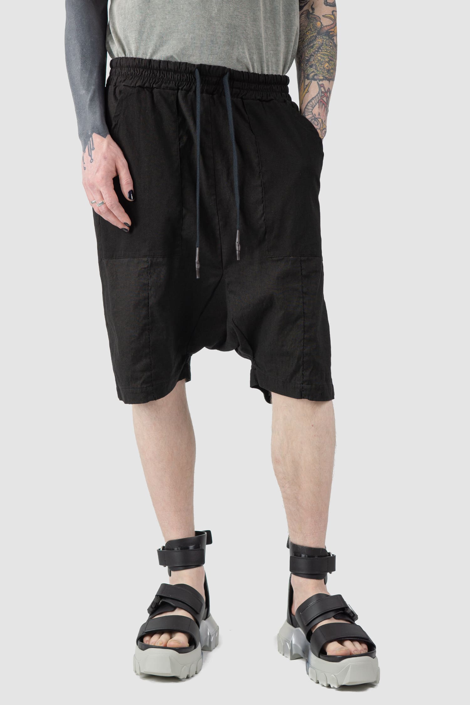 MD75 - relaxed model view of black Relaxed Fit Linen Shorts with Deep Crotch