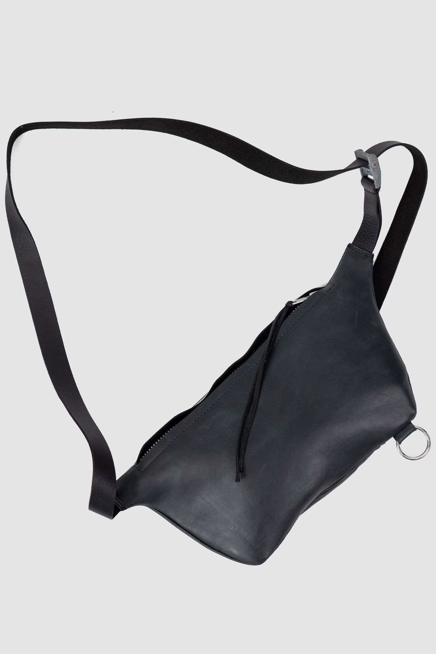 Werkschwarz - back view of the black Pull-Up Leather Crossbody Bag Werk 11P.