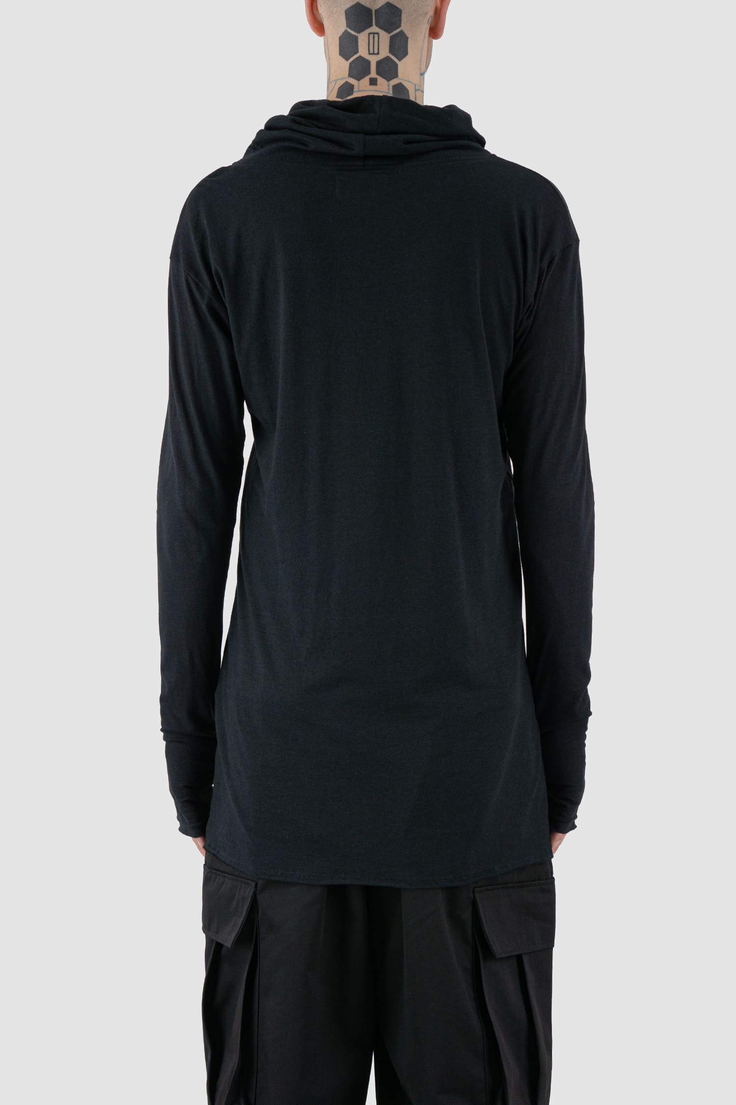 XConcept - back view of black stacked crew neck jumper for men with thumbholes on sleeves, slightly dropping shoulders, FW24 Collection.
