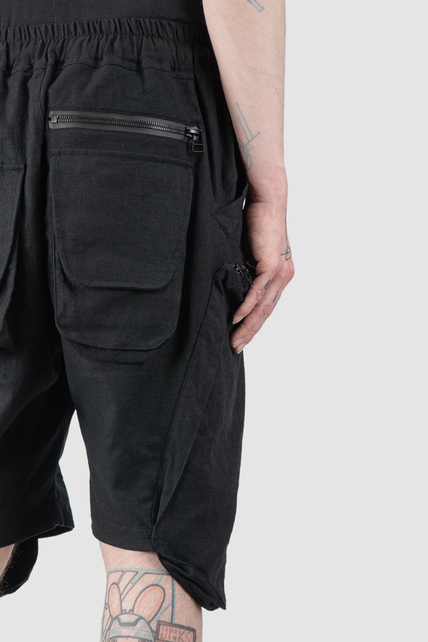 Gall Laboratories by Justin Gall - Men’s Black Tactical Linen Cargo Shorts back pocket view Gall Laboratories by Justin Gall - Men’s Black Tactical Linen Cargo Shorts back pocket view