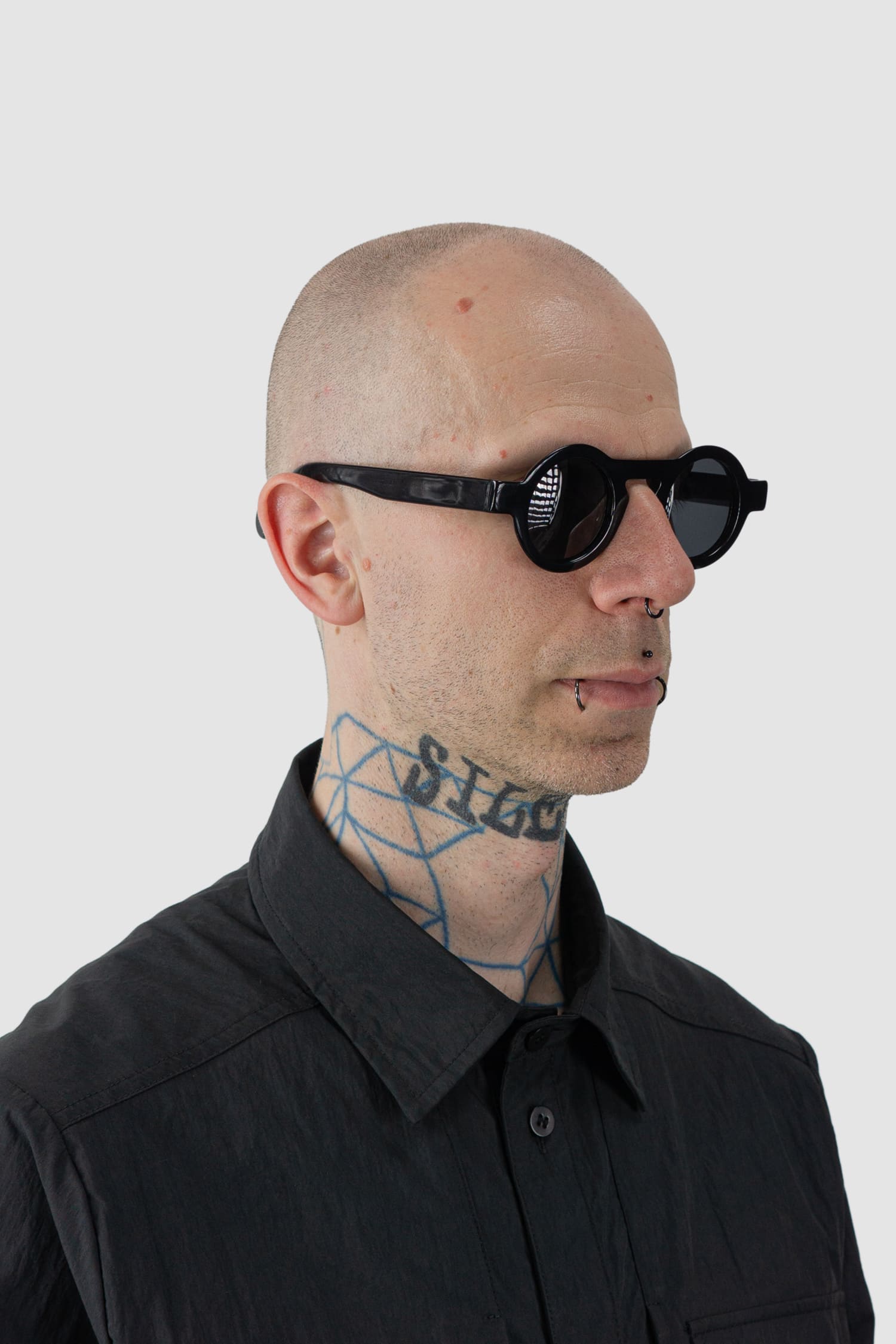 Gall Laboratories by Justin Gall - Model side view of black Acetate Jumbo Shere Sunglasses