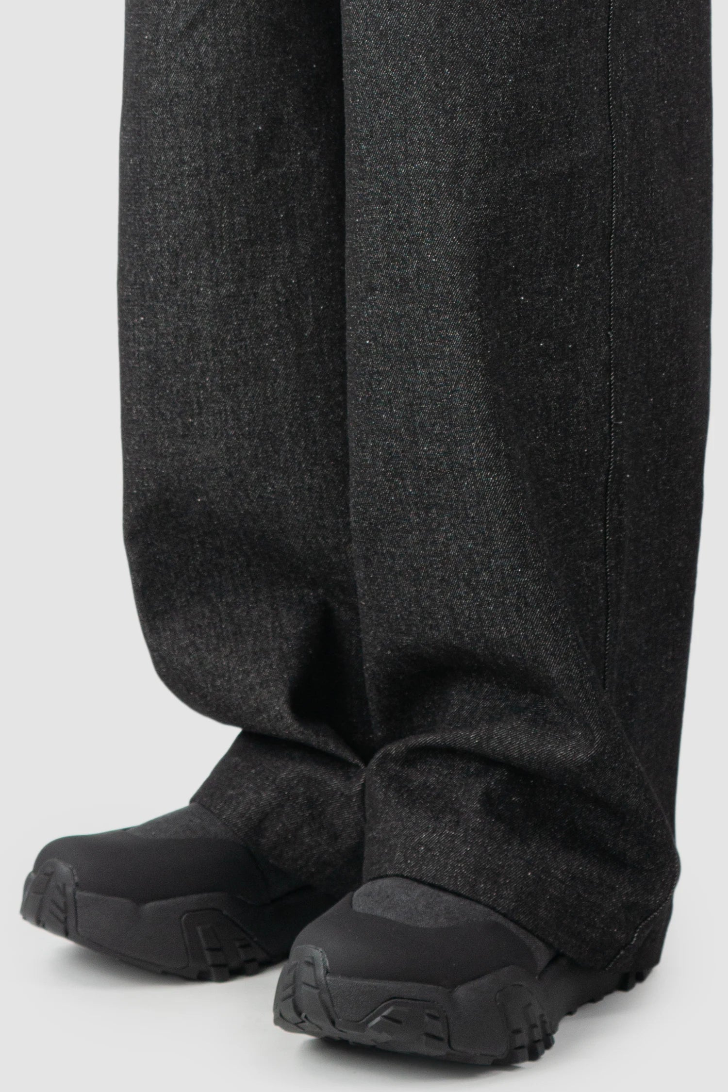 Joe Chia - Men’s Black Washed Denim 3D Pocket Trousers hem detail view