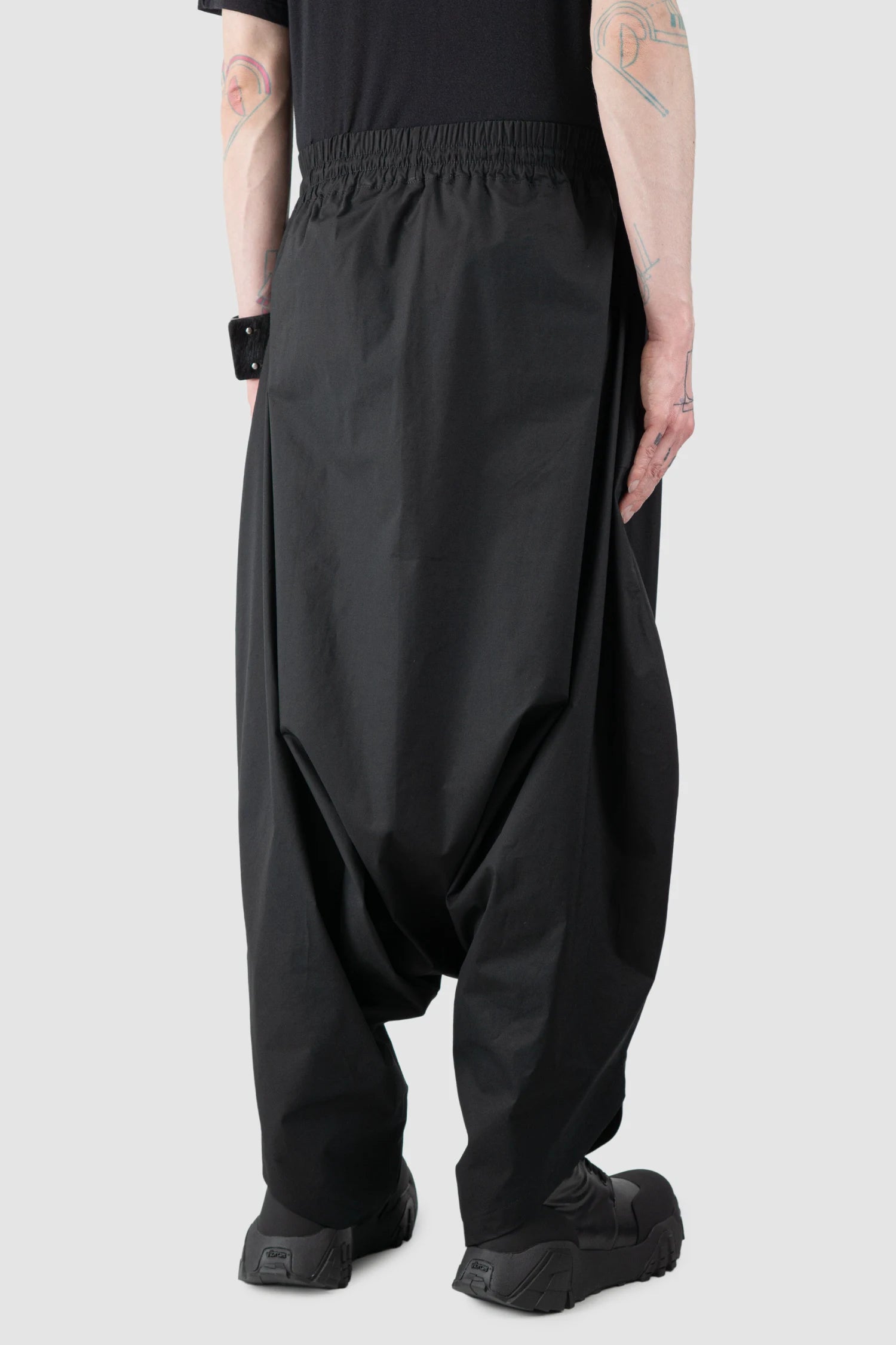 La Haine Inside Us - Men’s Black Oversized Cotton Deep Crotch Pants model back side view