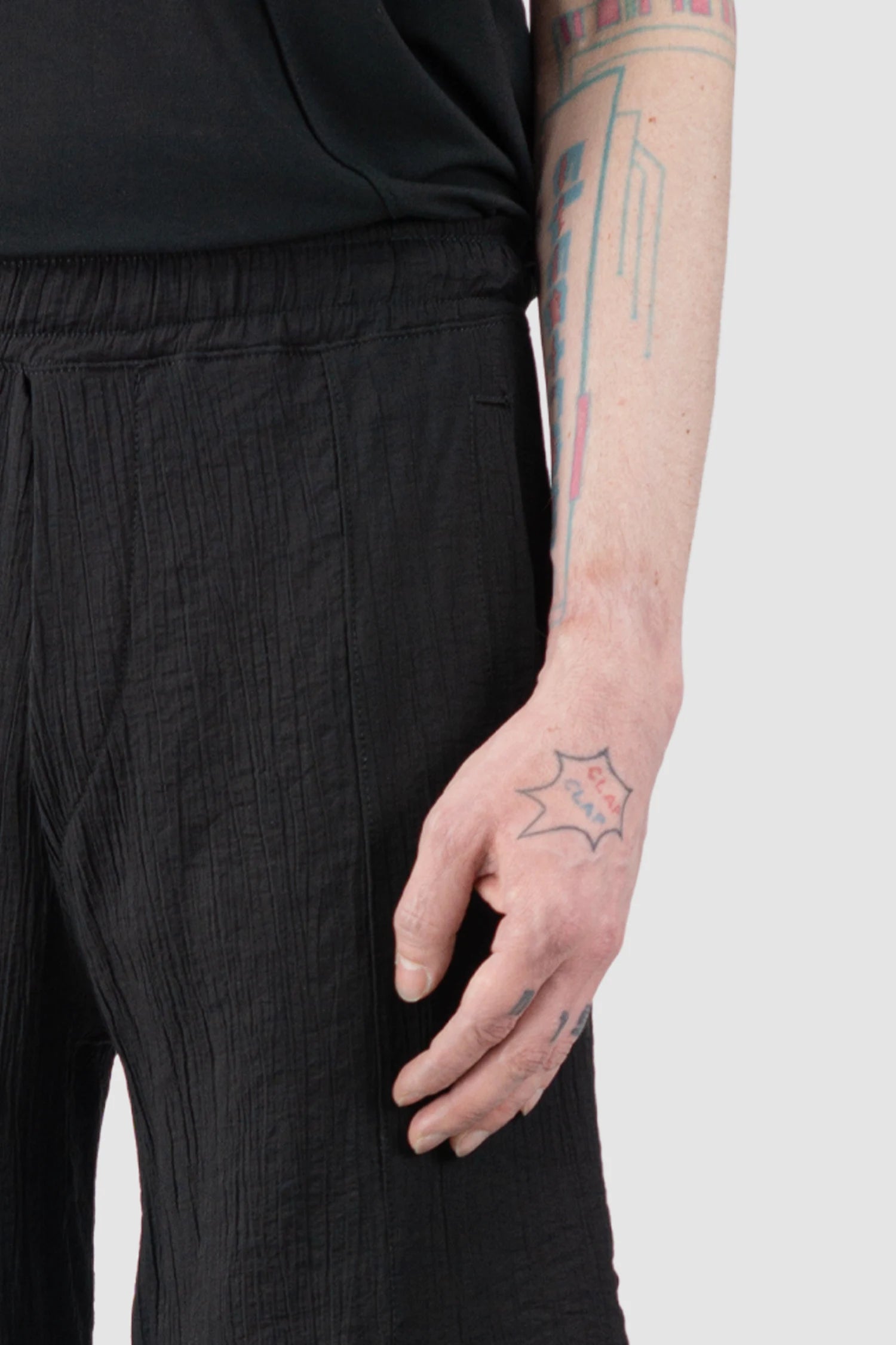 La Haine Inside Us - Men’s Black Structured Viscose Blend Shorts waist detail view