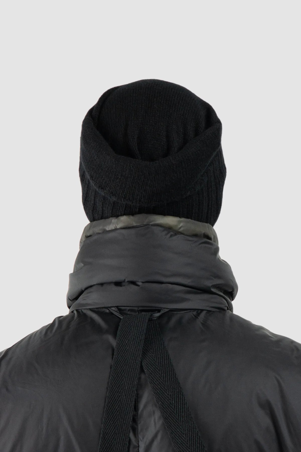 Masnada - Men's Black Cashmere Knit Beanie - model back tight view Masnada - Men's Black Cashmere Knit Beanie - model back tight view