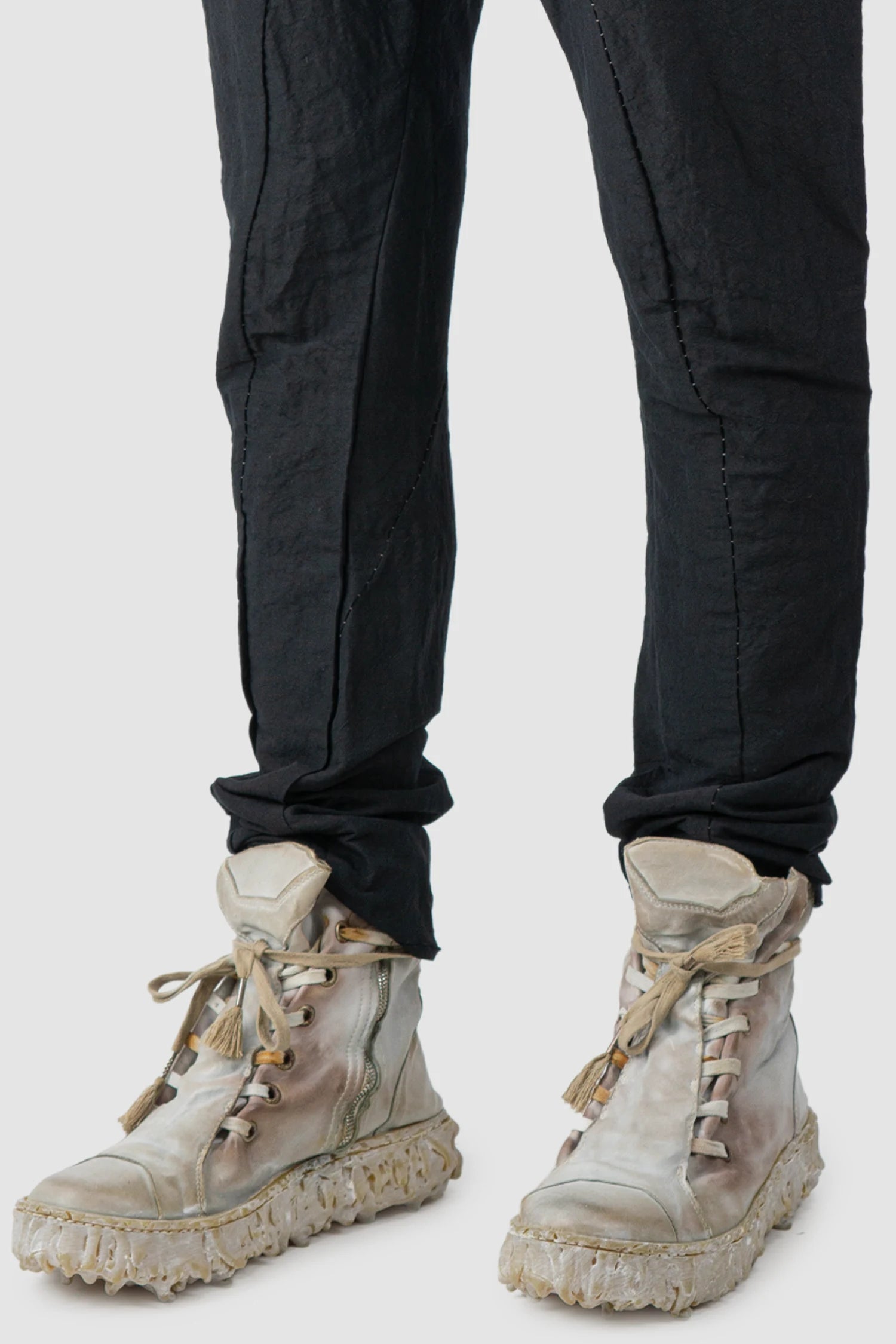 Masnada - Men’s Black Linen Blend Baggy Trousers hem detail view