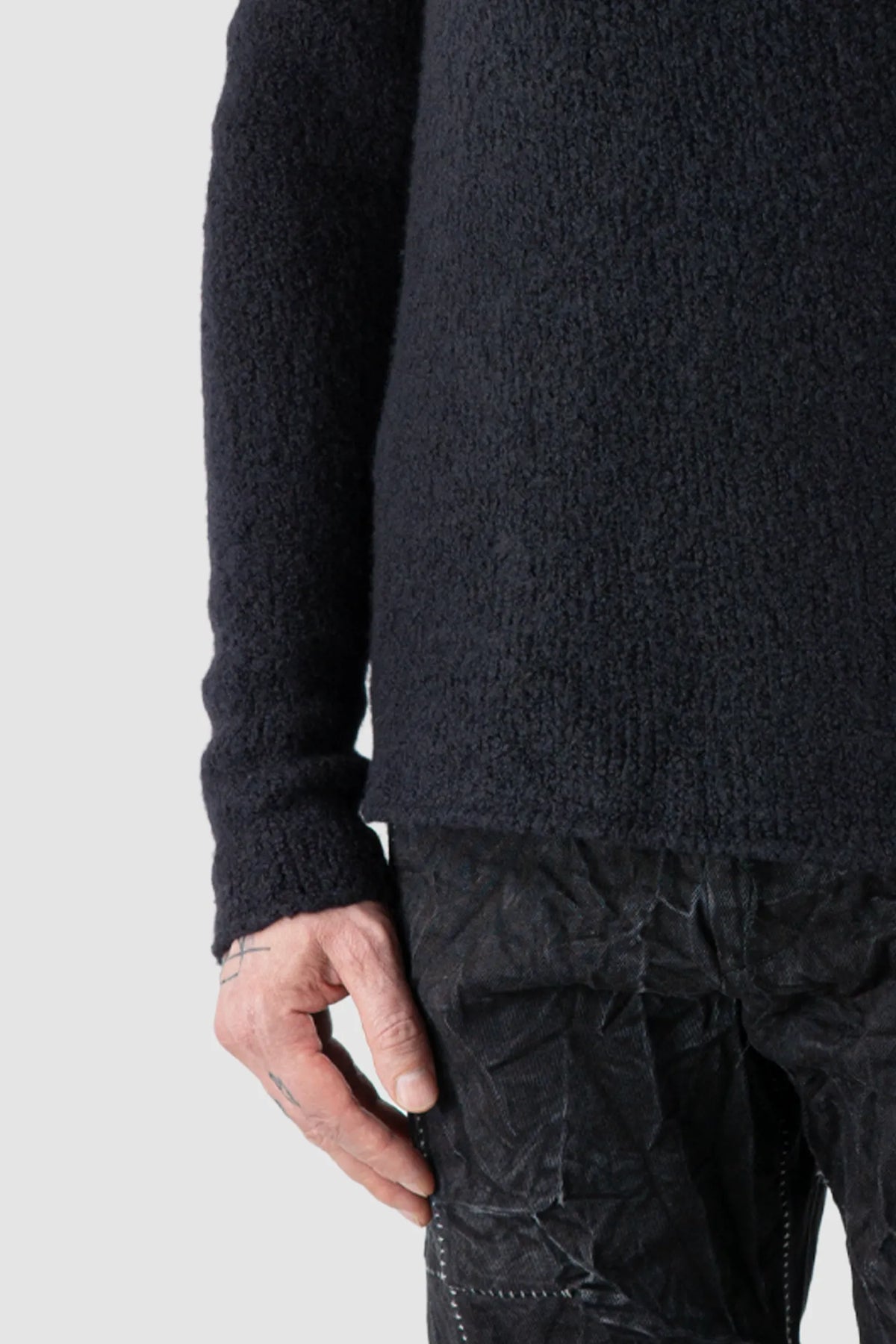 MD75 - Men's Black Heavy Wool Knit Sweater with Cross Detail - hem detail view MD75 - Men's Black Heavy Wool Knit Sweater with Cross Detail - hem detail view
