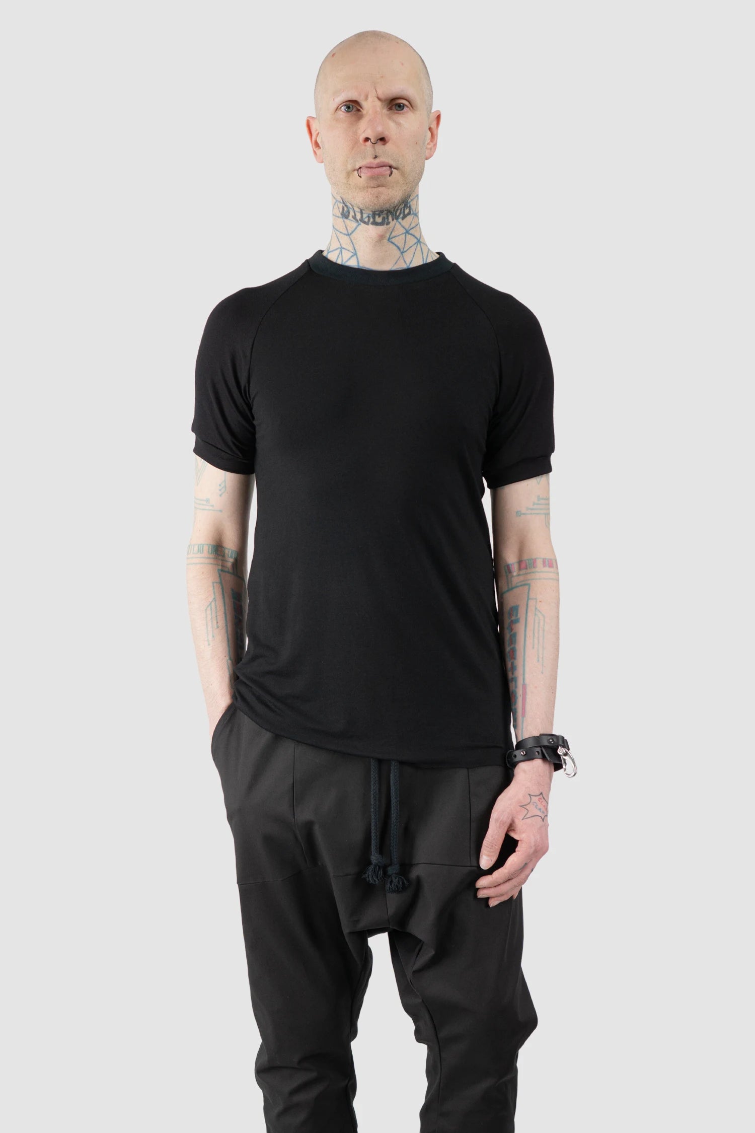 Obectra - Men’s Black Viscose Blend Raglan T-Shirt model relaxed view