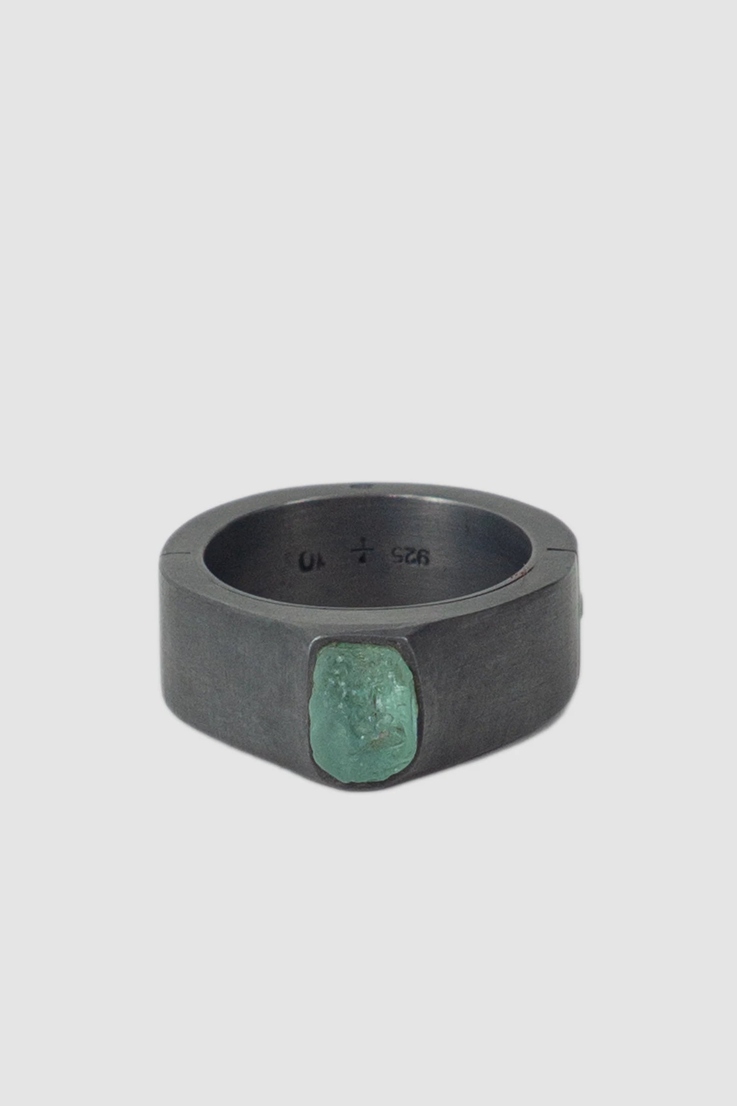 Parts of Four – Black Sterling Silver Neon Apatite Sistema Ring 9 mm - flat view - MONO-KROM Gallery Parts of Four – Black Sterling Silver Neon Apatite Sistema Ring 9 mm - flat view - MONO-KROM Gallery