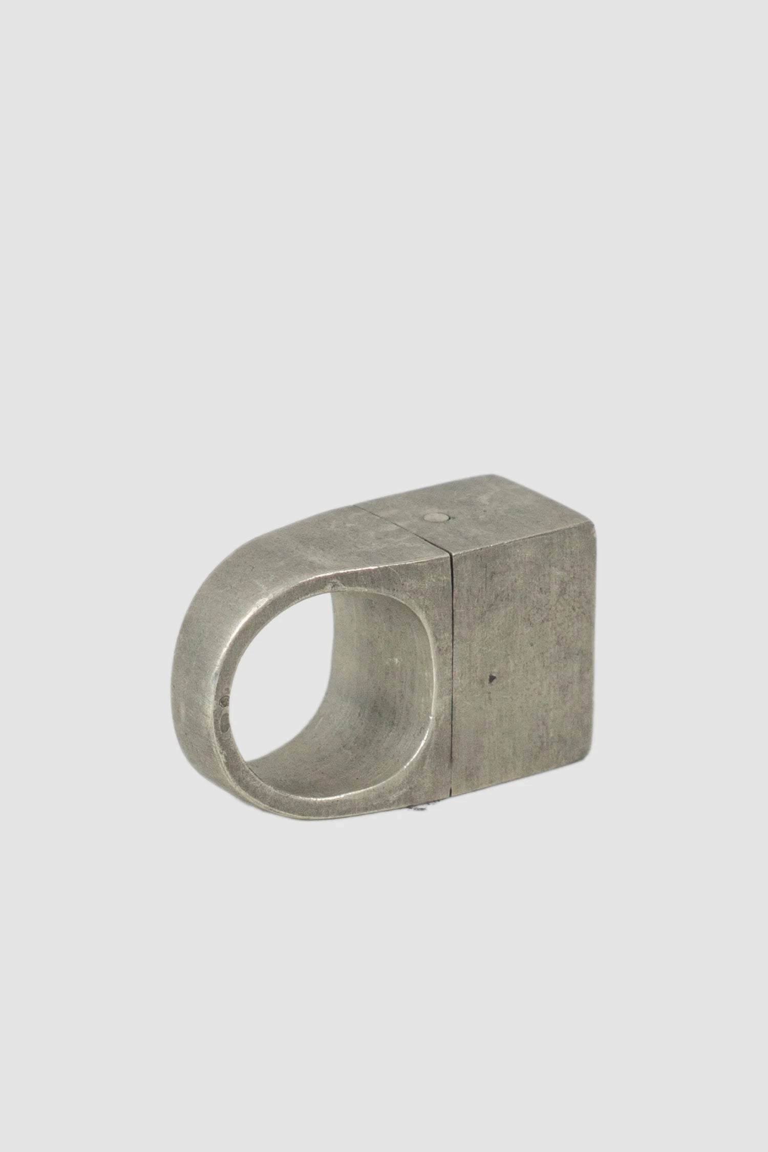 Parts of Four – Dirty Sterling Silver Cube Geo Ring 17 mm - lying back right view Parts of Four – Dirty Sterling Silver Cube Geo Ring 17 mm - lying back right view