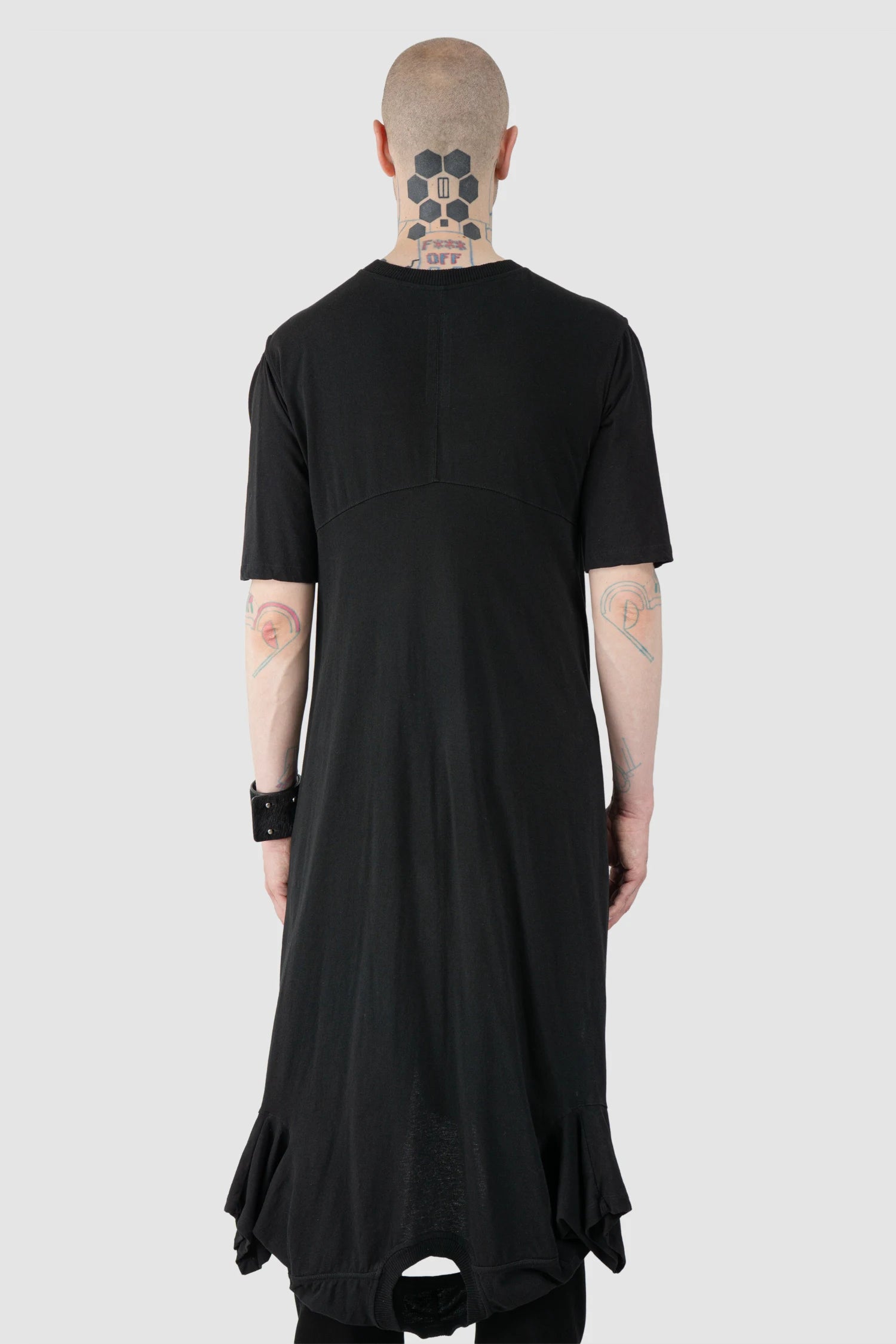 Rick Owens - Black Double Wrap-Up Cyclops T-Shirt SS16 "Cyclops" - model back view Rick Owens - Black Double Wrap-Up Cyclops T-Shirt SS16 "Cyclops" - model back view
