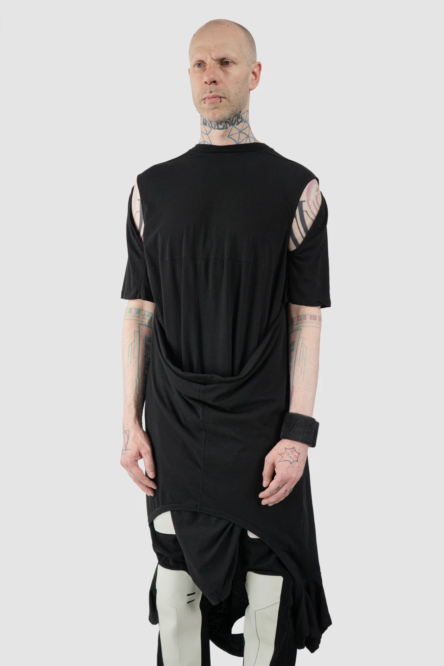Rick Owens - Black Double Wrap-Up Cyclops T-Shirt SS16 "Cyclops" - model front side view Rick Owens - Black Double Wrap-Up Cyclops T-Shirt SS16 "Cyclops" - model front side view