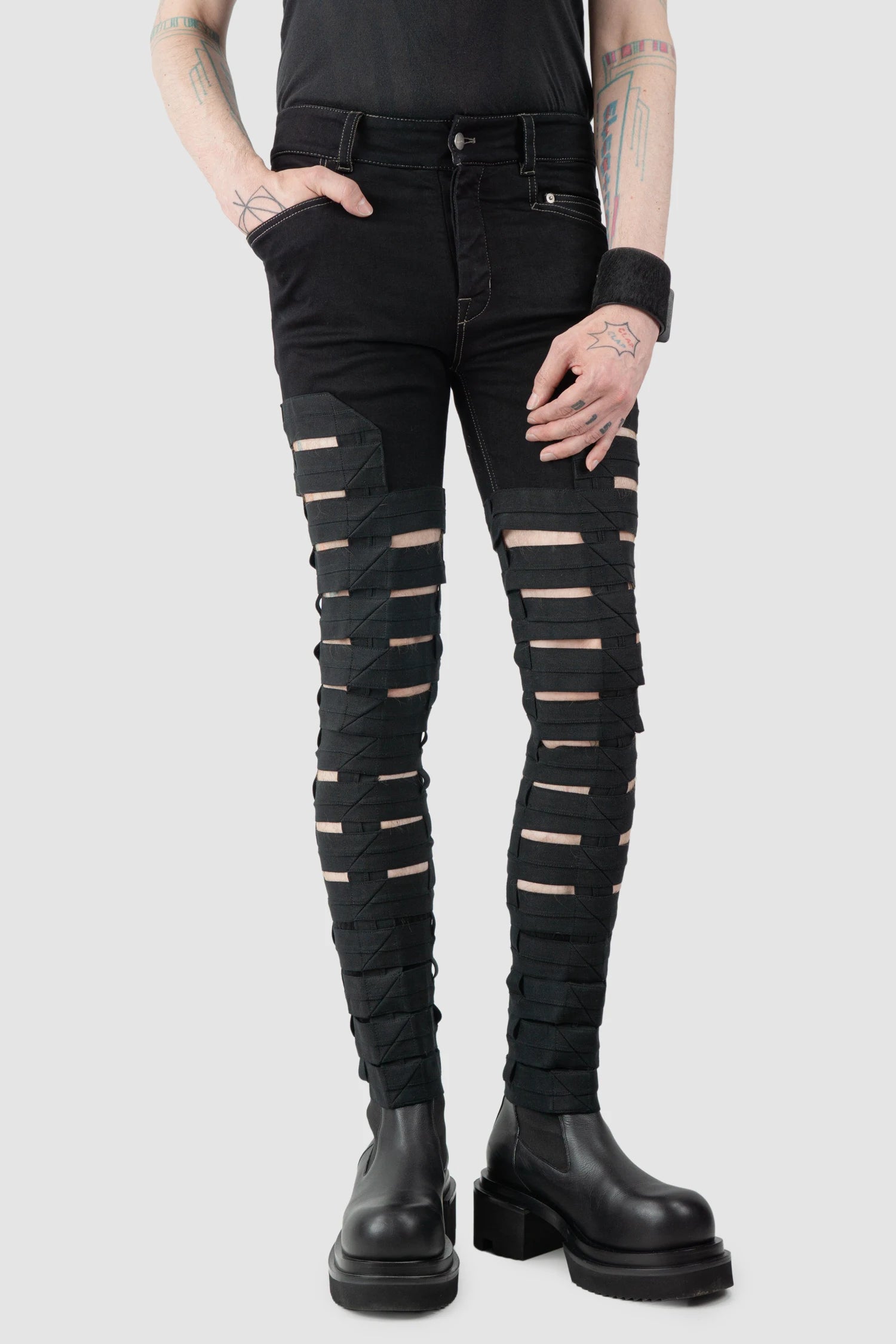 Rick Owens - Black Spartan Jeans SS22 "Fogachine" - model relaxed view Rick Owens - Black Spartan Jeans SS22 "Fogachine" - model relaxed view