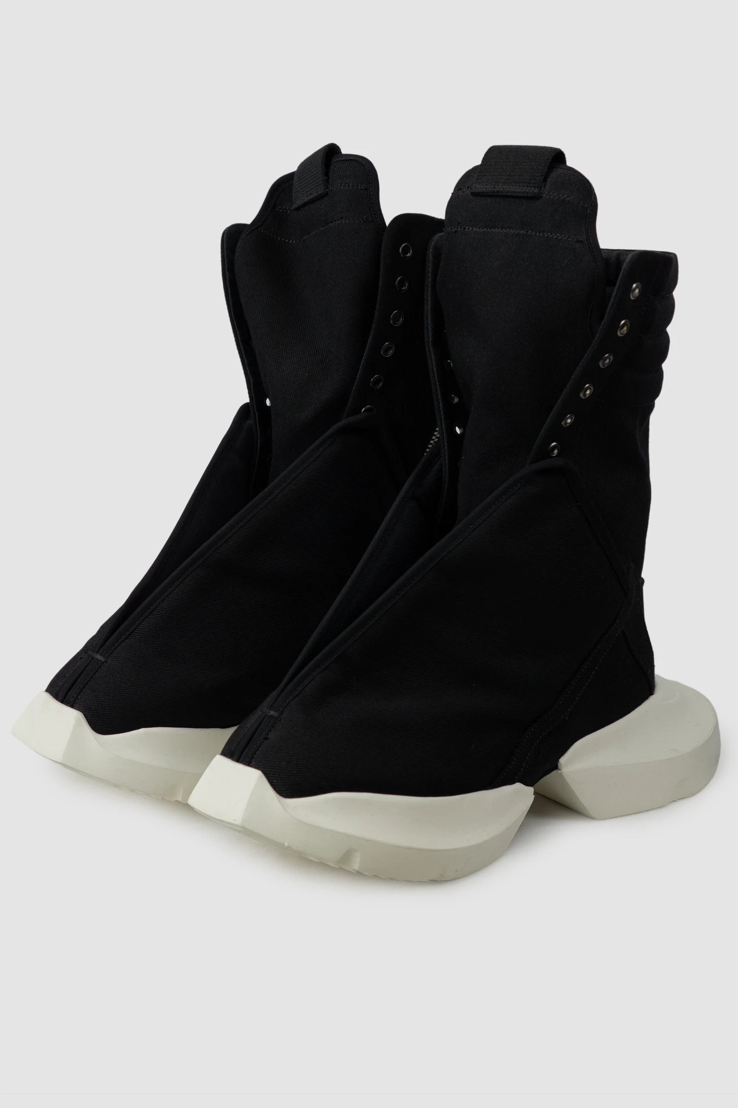 Rick Owens DRKSHDW - Black Megaturbo Dunk Sneakers SS22 "Fogachine" - pair front left view - MONO-KROM | Gallery Rick Owens DRKSHDW - Black Megaturbo Dunk Sneakers SS22 "Fogachine" - pair front left view - MONO-KROM | Gallery