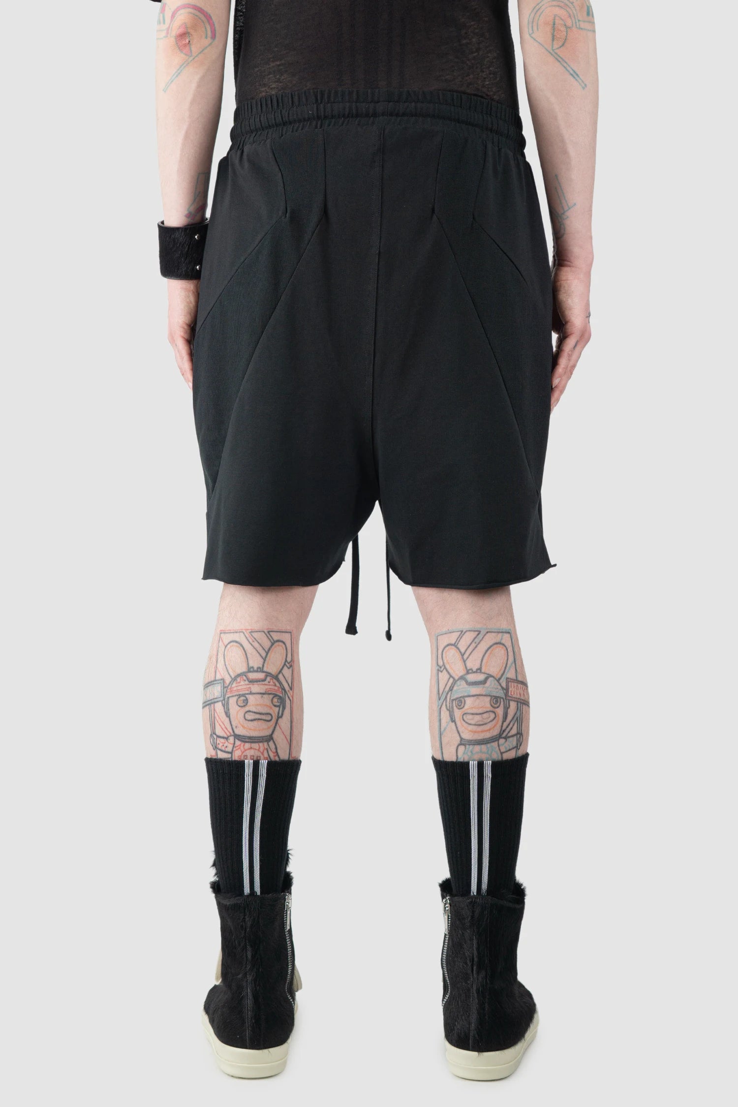 Thom Krom - Men’s Black Light Mix Cotton Shorts MST 513 model back view