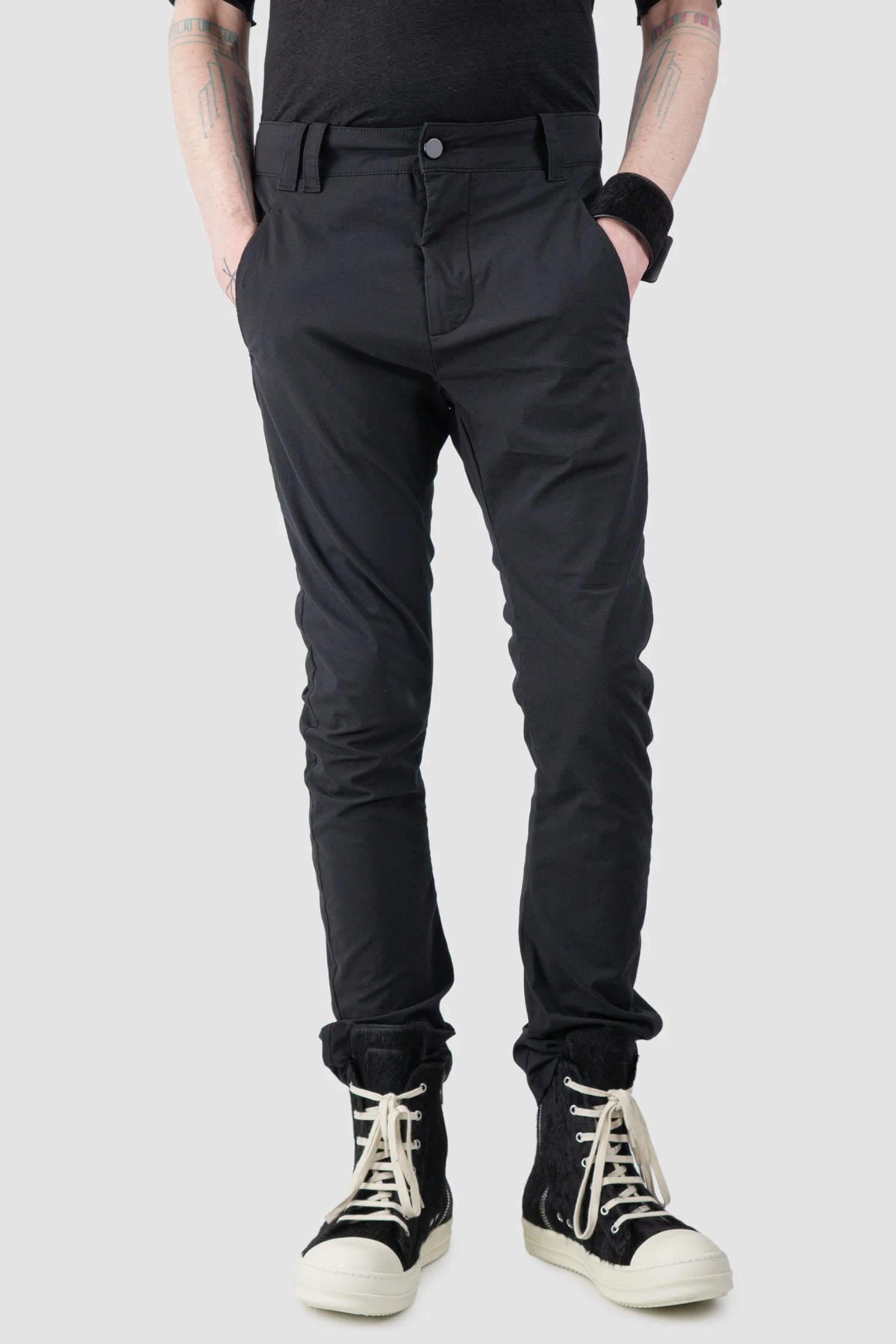 Thom Krom - Men’s Black Light Scar Stitched Cotton Pants M-T-104 model relaxed view