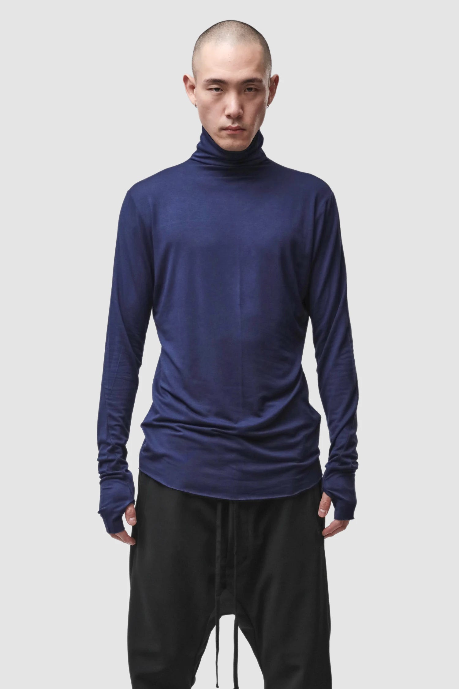 Thom Krom - Men’s Blue Cashmere Blend Turtleneck Long Sleeve M-TS-979 model front view Thom Krom - Men’s Blue Cashmere Blend Turtleneck Long Sleeve M-TS-979 model front view