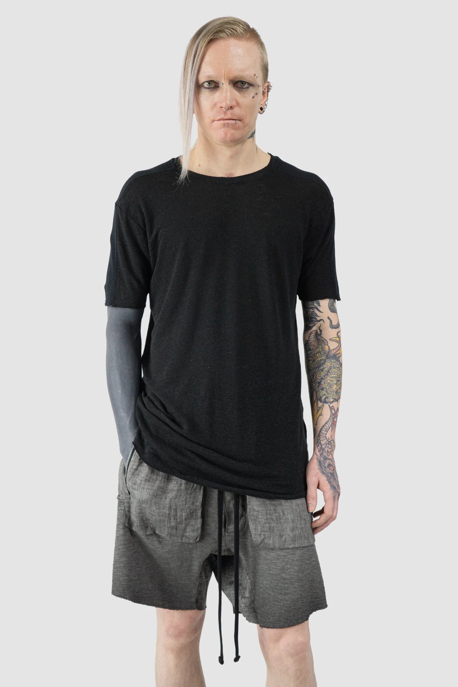 Thom Krom - Men’s Black Linen-Viscose Mix Jersey T-Shirt M-TS-927 model front relaxed view
