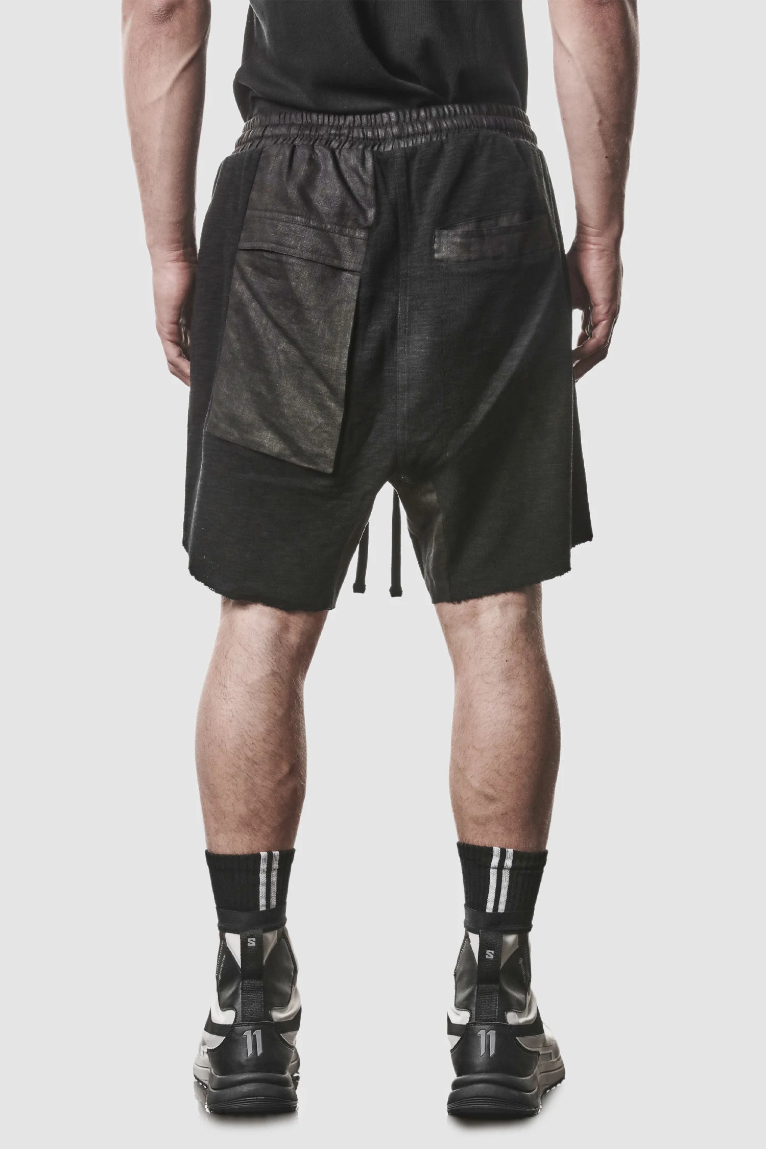 Schwarze Cargo-Shorts mit Patch-Pockets