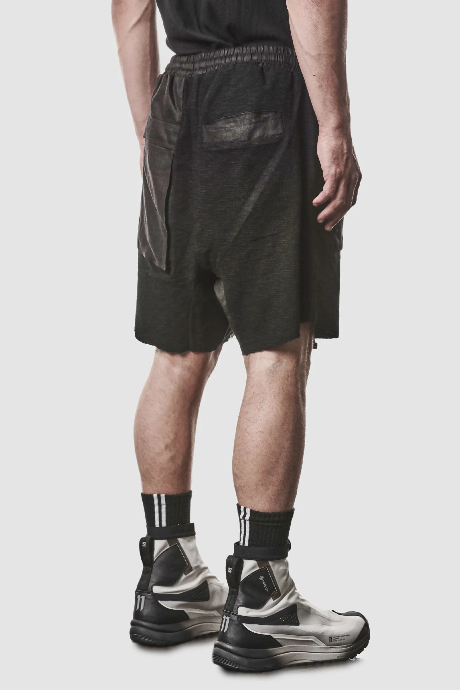 Schwarze Cargo-Shorts mit Patch-Pockets