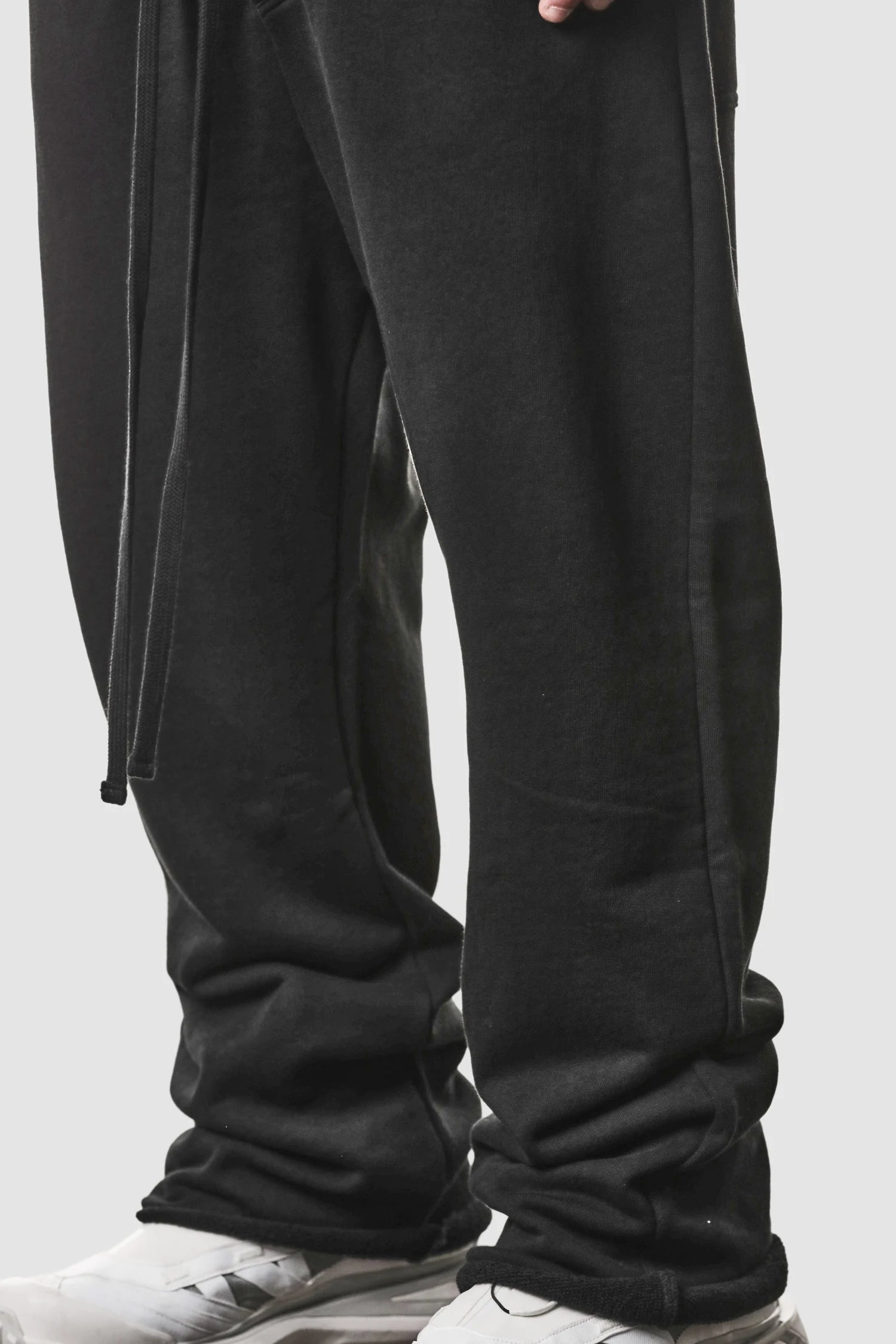 Schwarze Low-Crotch-Sweatpants mit Relaxed Fit