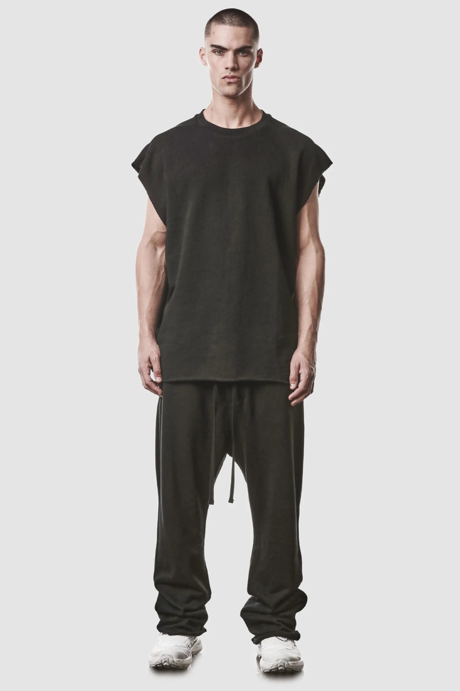 Schwarze Low-Crotch-Sweatpants mit Relaxed Fit