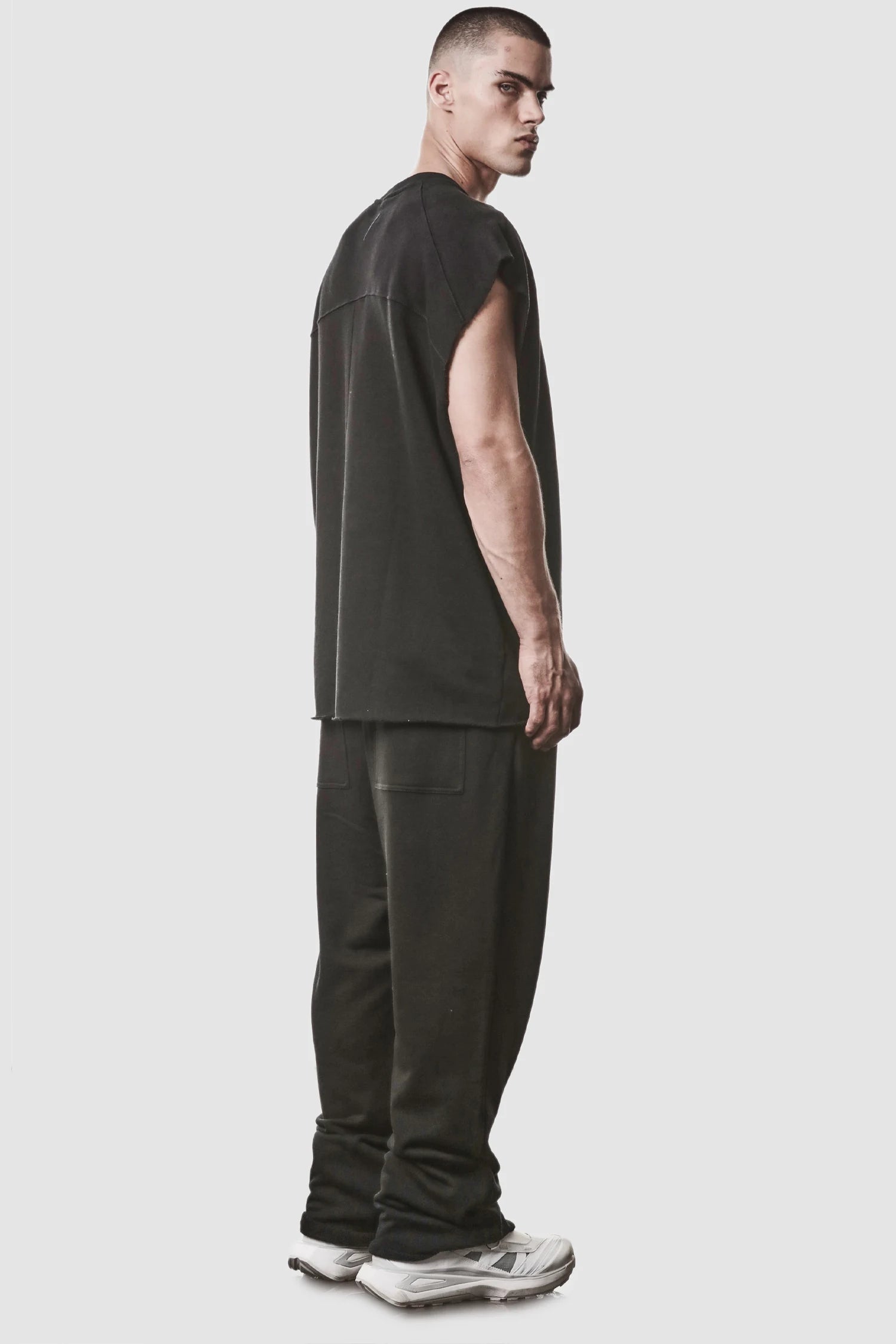 Schwarze Low-Crotch-Sweatpants mit Relaxed Fit