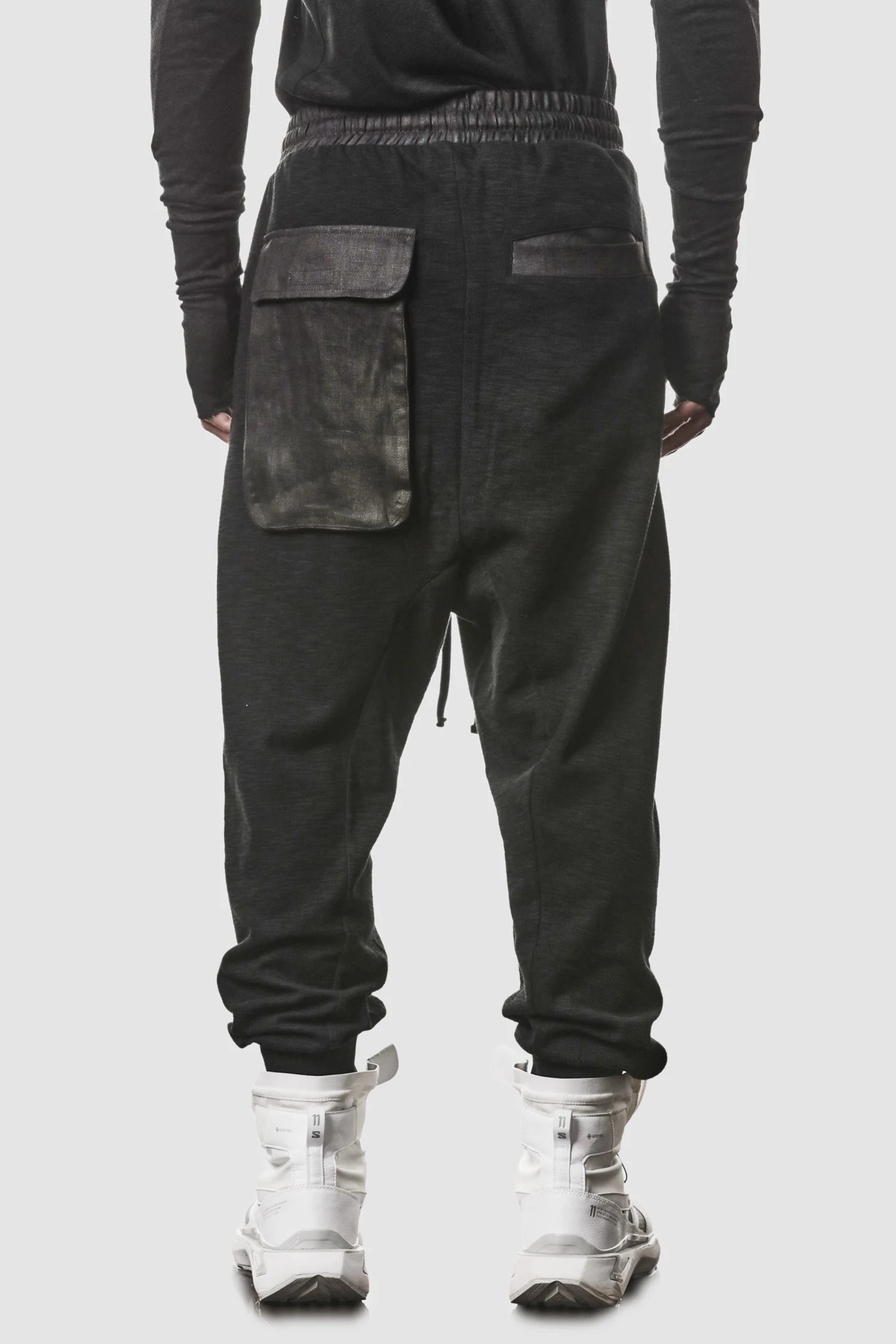 Schwarze Cargo-Sweatpants mit Leinen-Patch-Taschen