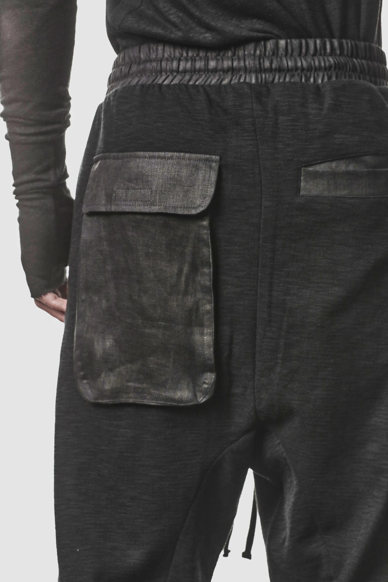 Schwarze Cargo-Sweatpants mit Leinen-Patch-Taschen