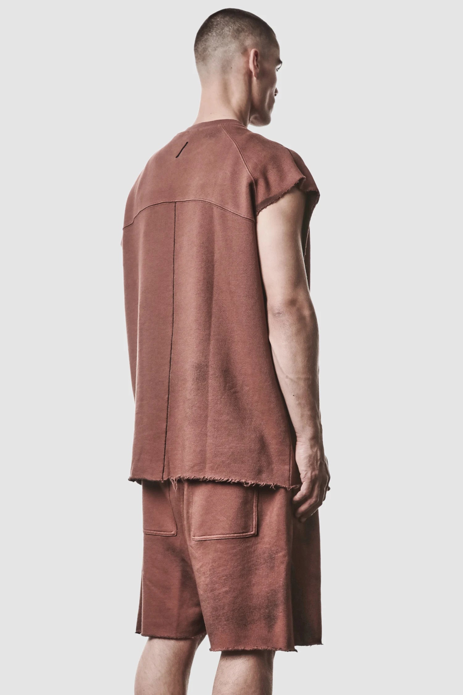 Rotes Raw-Edge-Baumwolltanktop