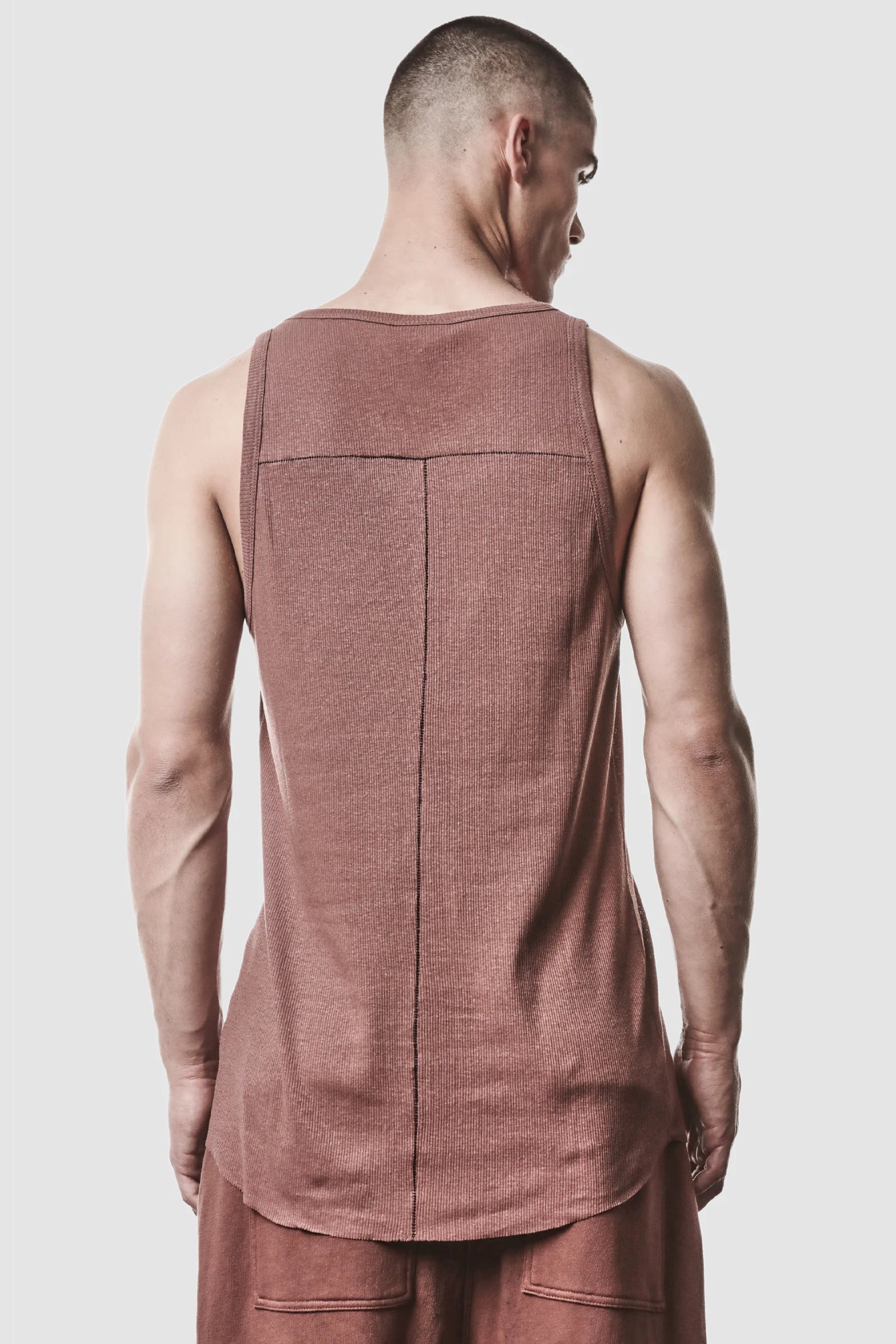 Thom Krom - model back view of men’s Red Cotton-Linen Rib Singlet Tank Top