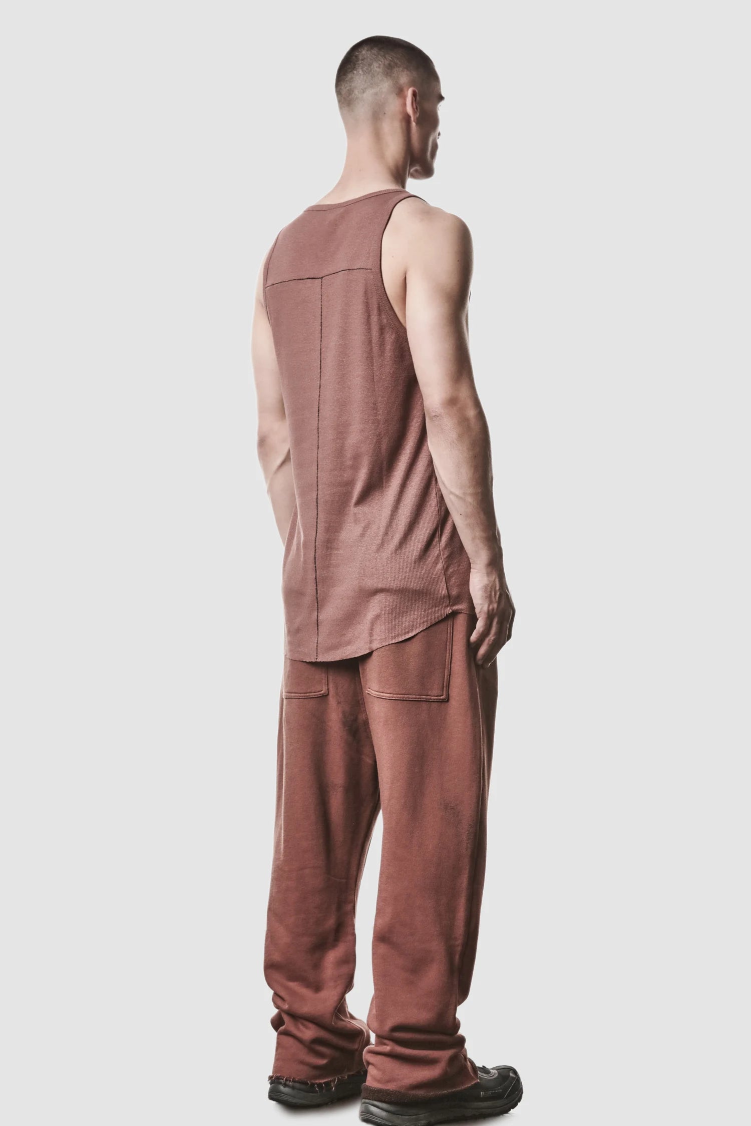 Thom Krom - model back side view of men’s Red Cotton-Linen Rib Singlet Tank Top