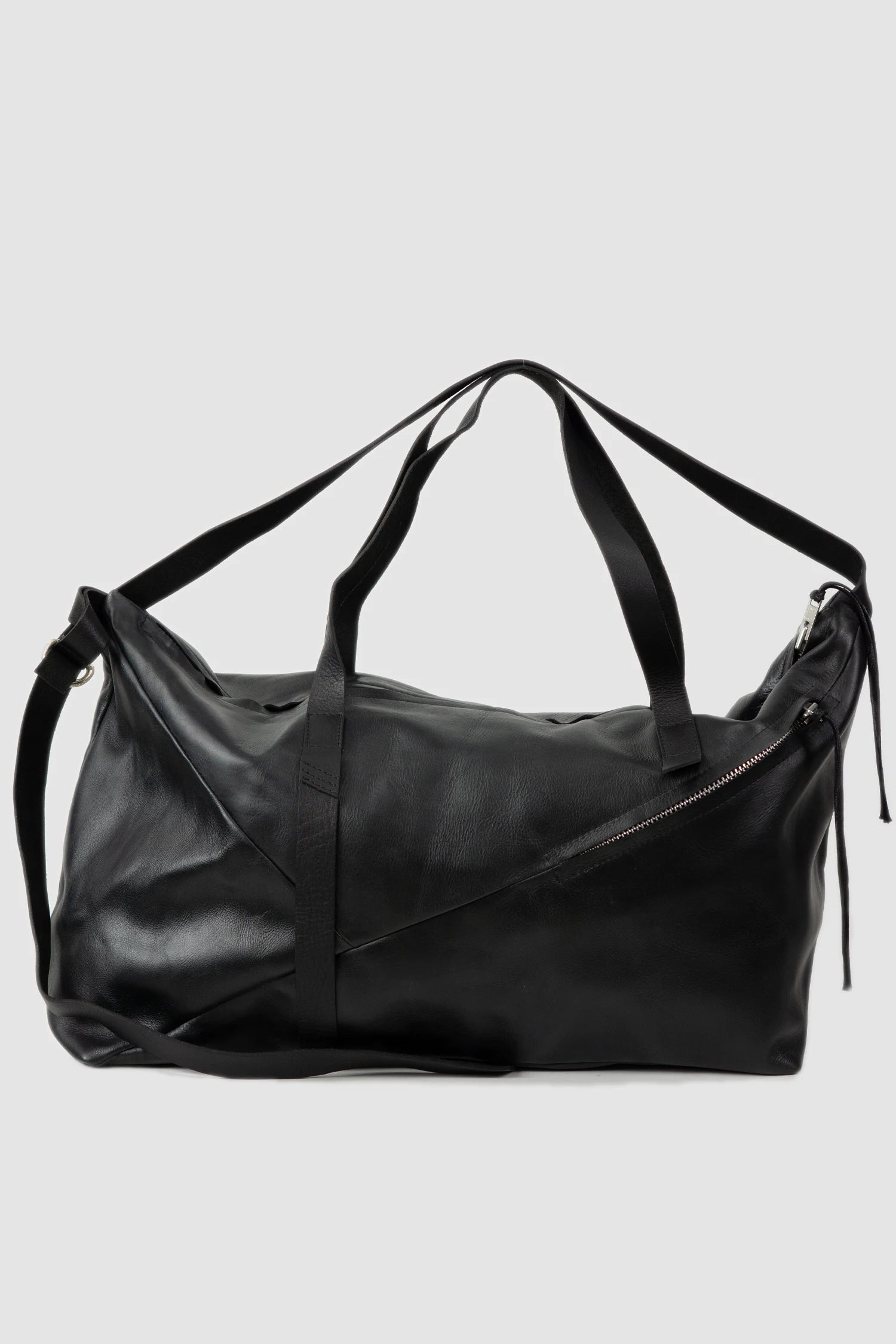 Werkschwarz - left view of black Soft Cow Leather Weekender Bag Cabin 1P