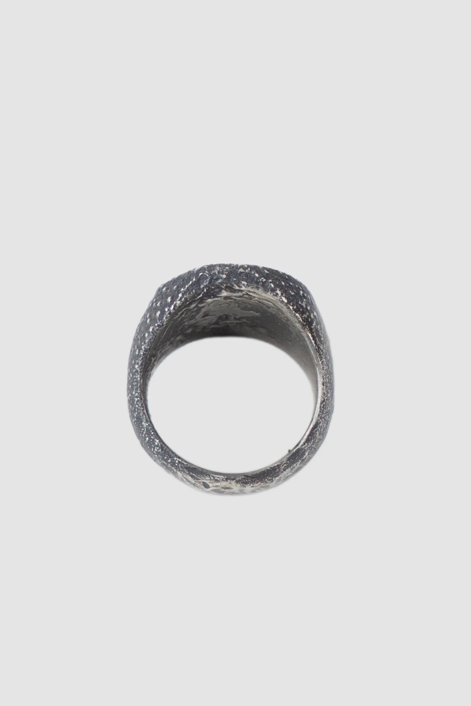 2819 Jewelry - Silver Oxidized Oval Plateau Signet Ring item back view