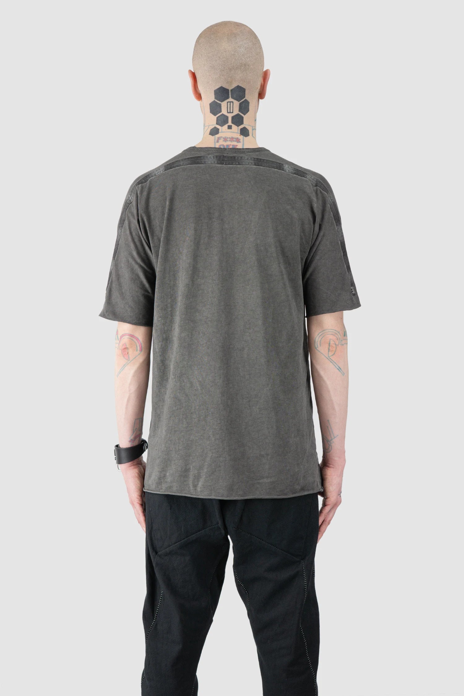 69 by Isaac Sellam - Men’s Grey Object Dyed Leather Spine Short Sleeve Tee model back view