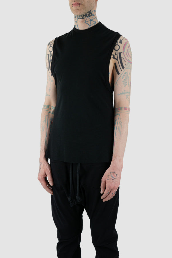 Side view of Black Berlin Top for Men with relaxed fit and stretchy fabric, OBECTRA