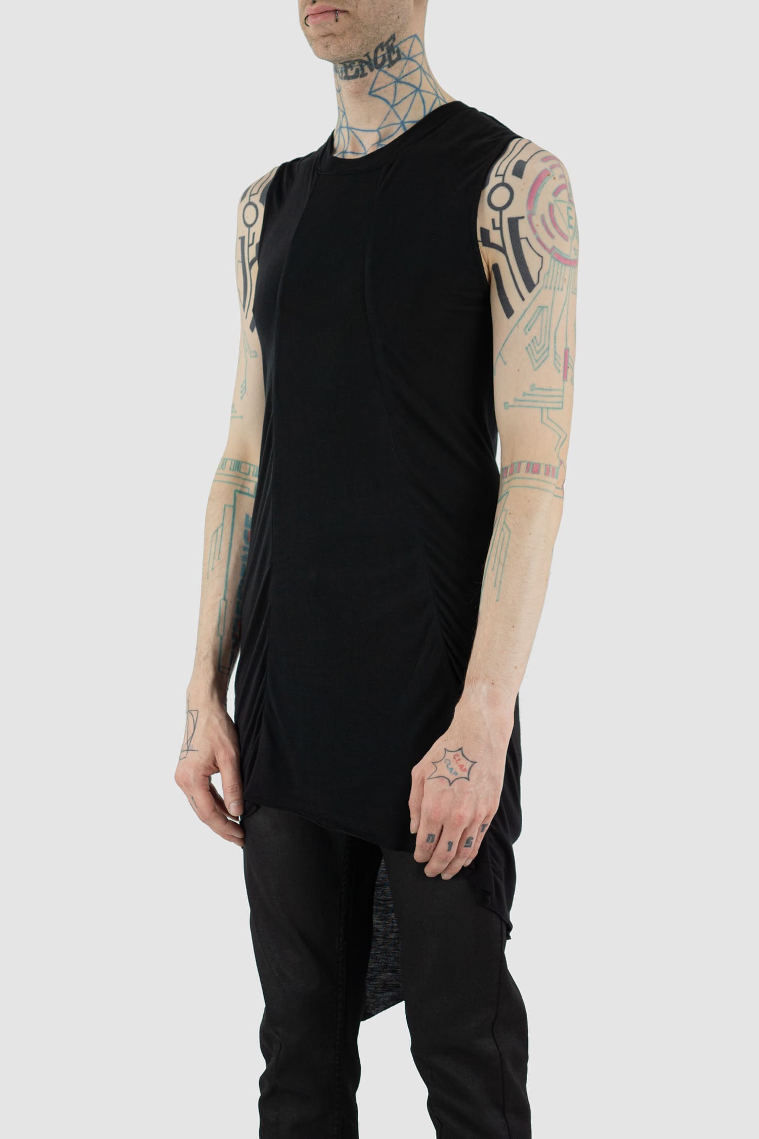 Leon Louis - side view of black Amber muscle tank top.