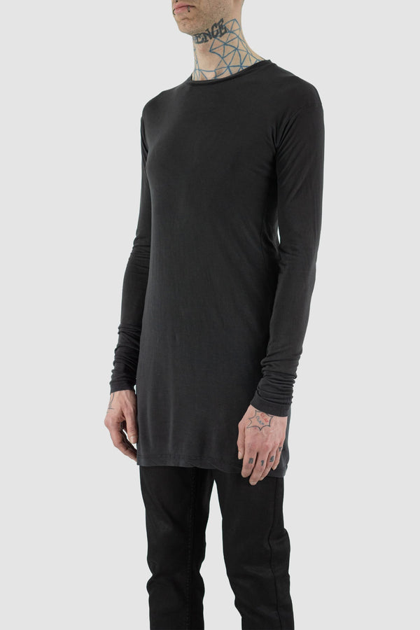 Leon Louis - side view of black long-sleeved Ennom T-shirt.