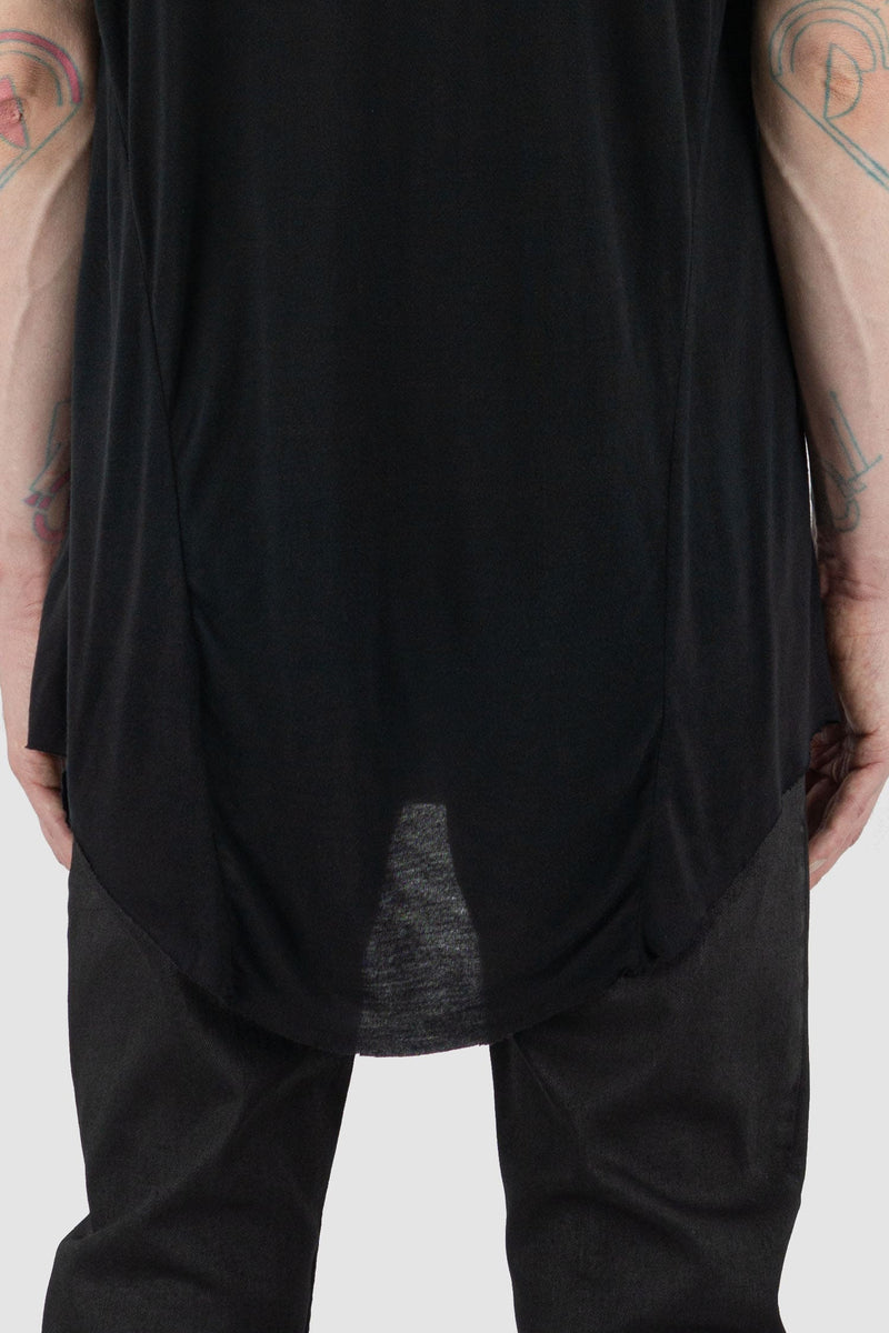 Leon Louis - back hem view of black Plexo two-piece T-shirt with raglan shoulders, relaxed fit, men's Permanent Collection.