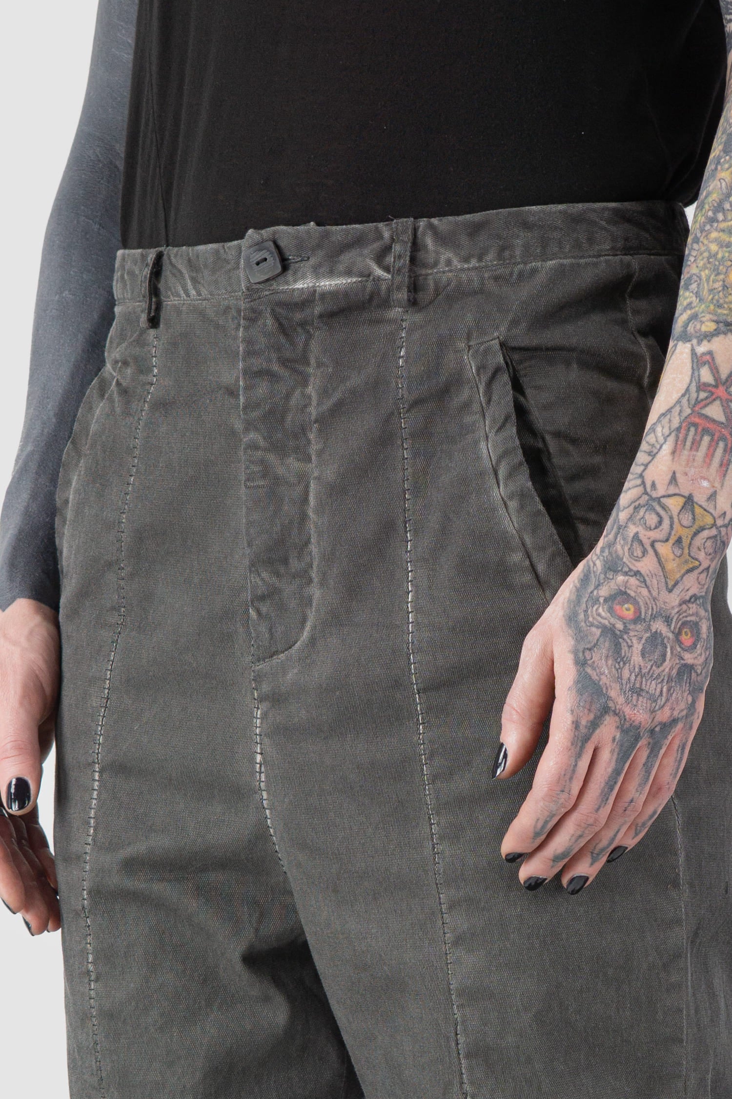 MD75 - front detail view of grey Raffable Low Crotch Stretch Cotton Trousers