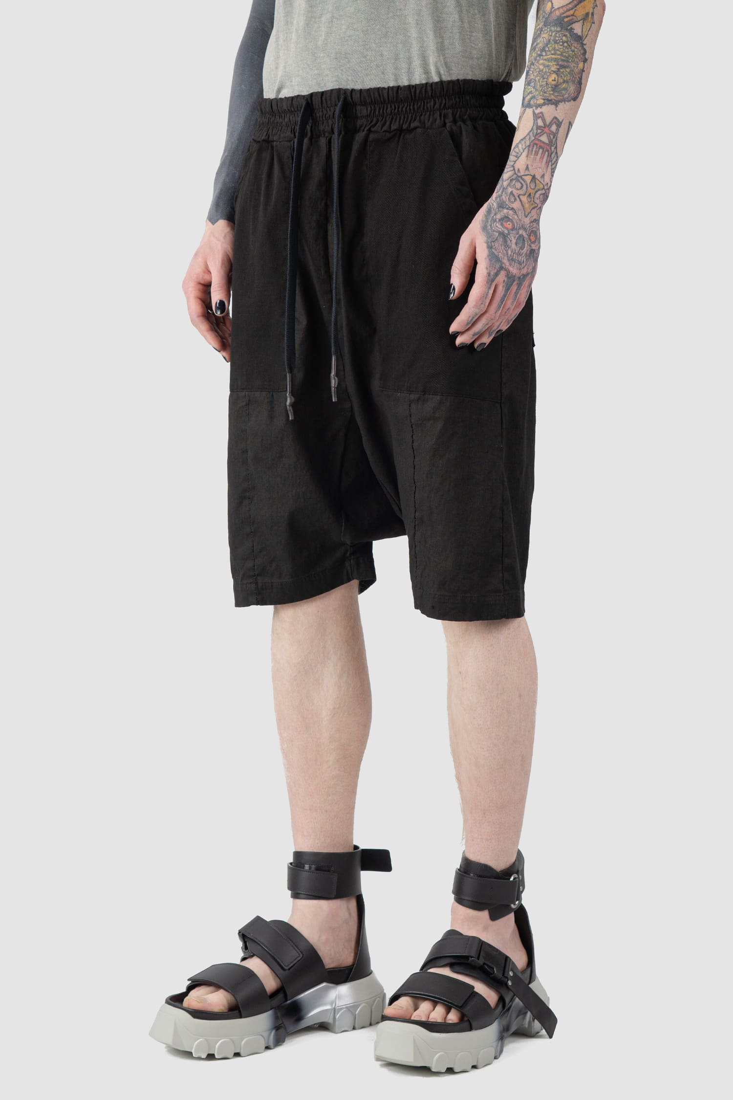 MD75 - front side view of black Relaxed Fit Linen Shorts with Deep Crotch