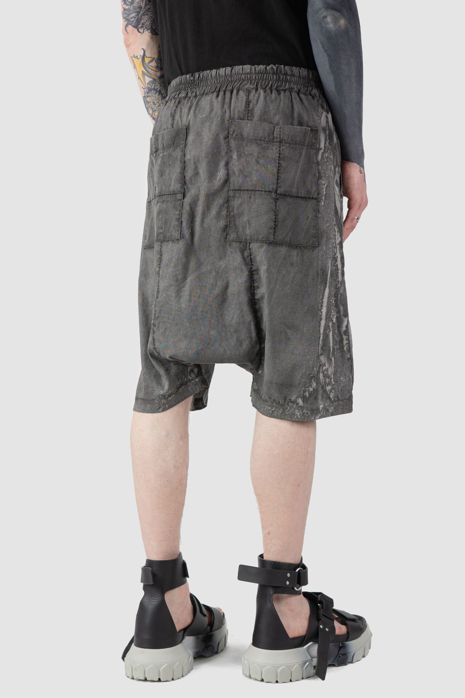 MD75 - back side view of grey Salt Finish Linen Drop Crotch Shorts
