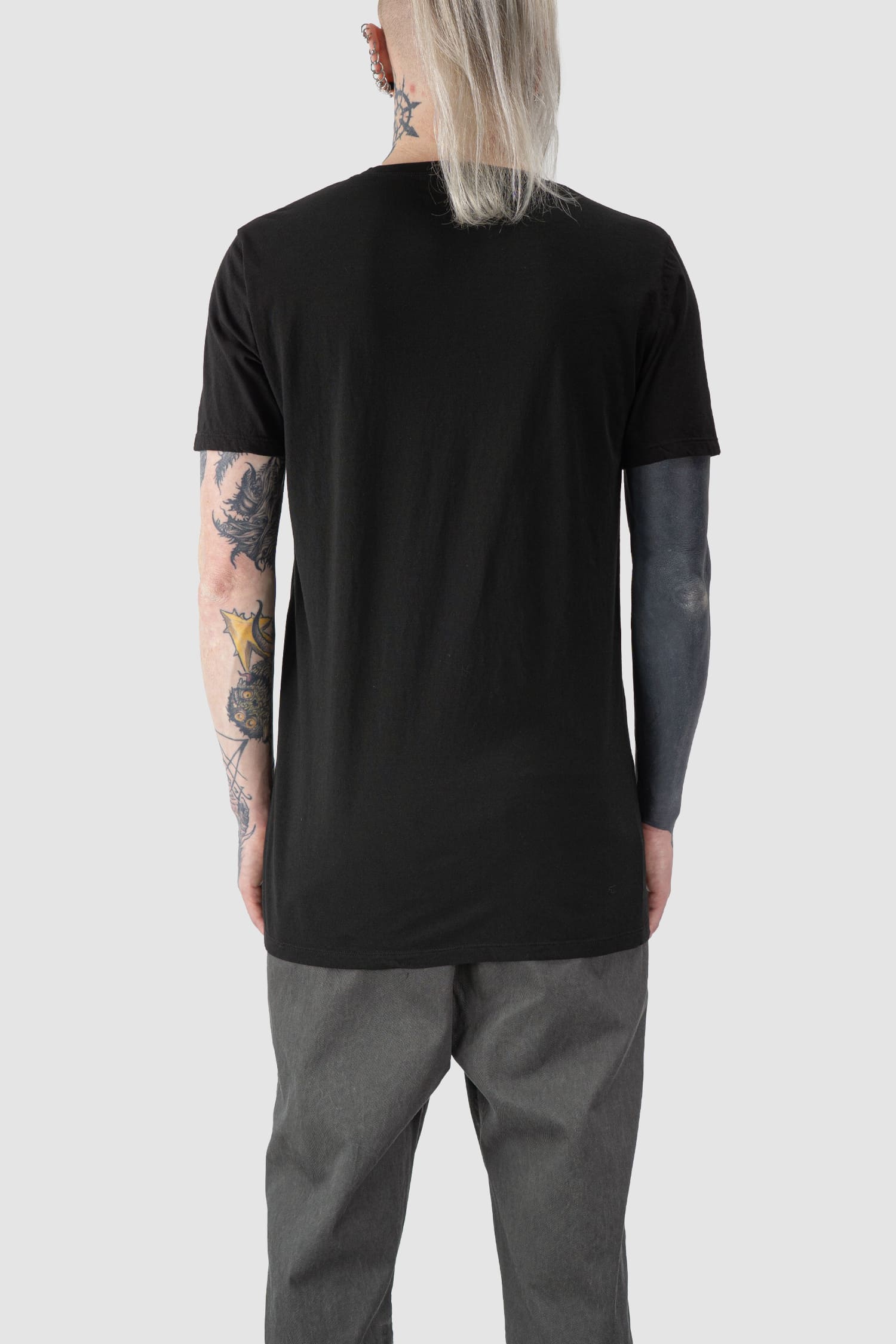 MD75 - back view of black Short Sleeve Basic T-Shirt