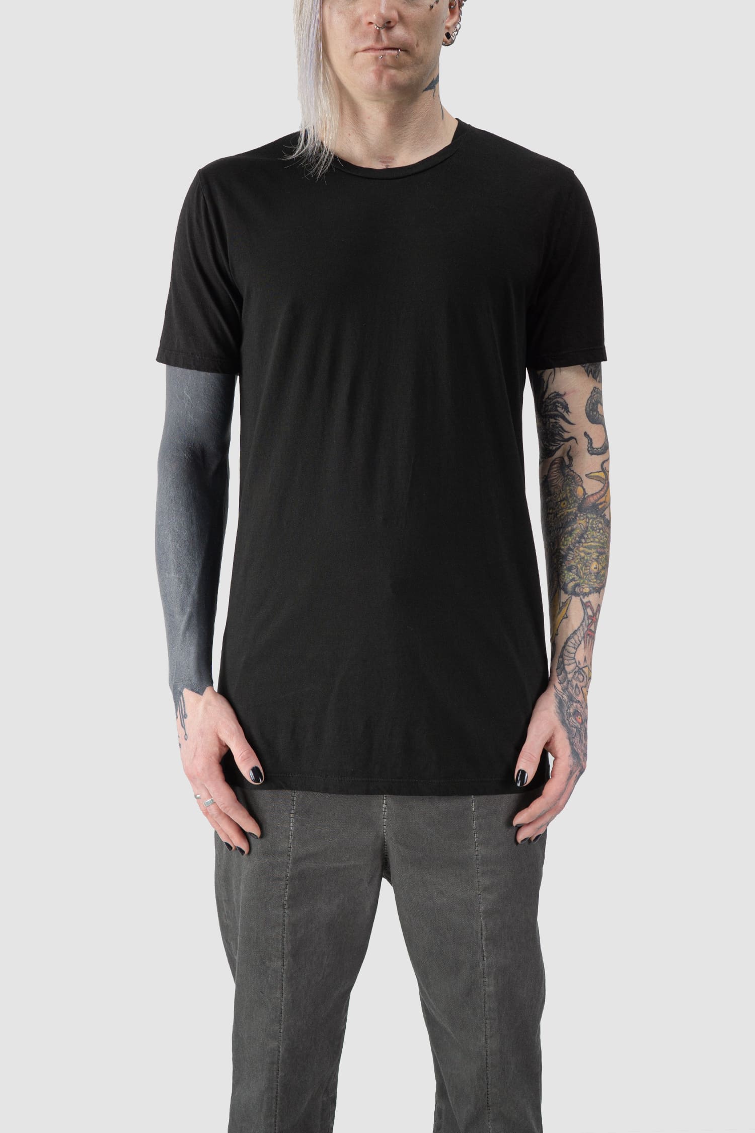 MD75 - front view of black Short Sleeve Basic T-Shirt