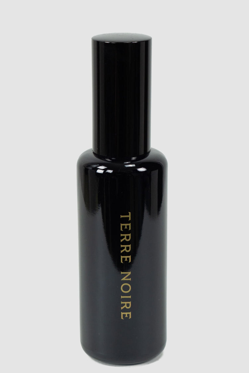 Mad et Len - front view of the Terre Noire eau de parfum in 50ml package.